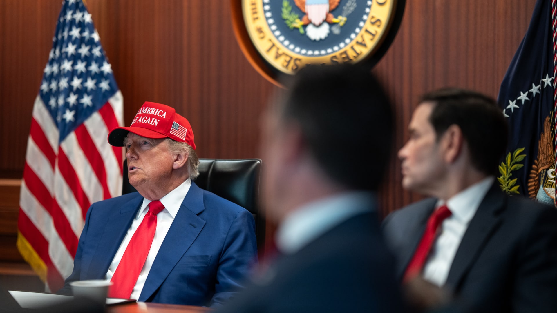 "ترامب يدرس عدة سيناريوهات بشأن حرب إيران لا يُعد أي منها مثاليًا".. مصادر تكشف لـCNN التفاصيل