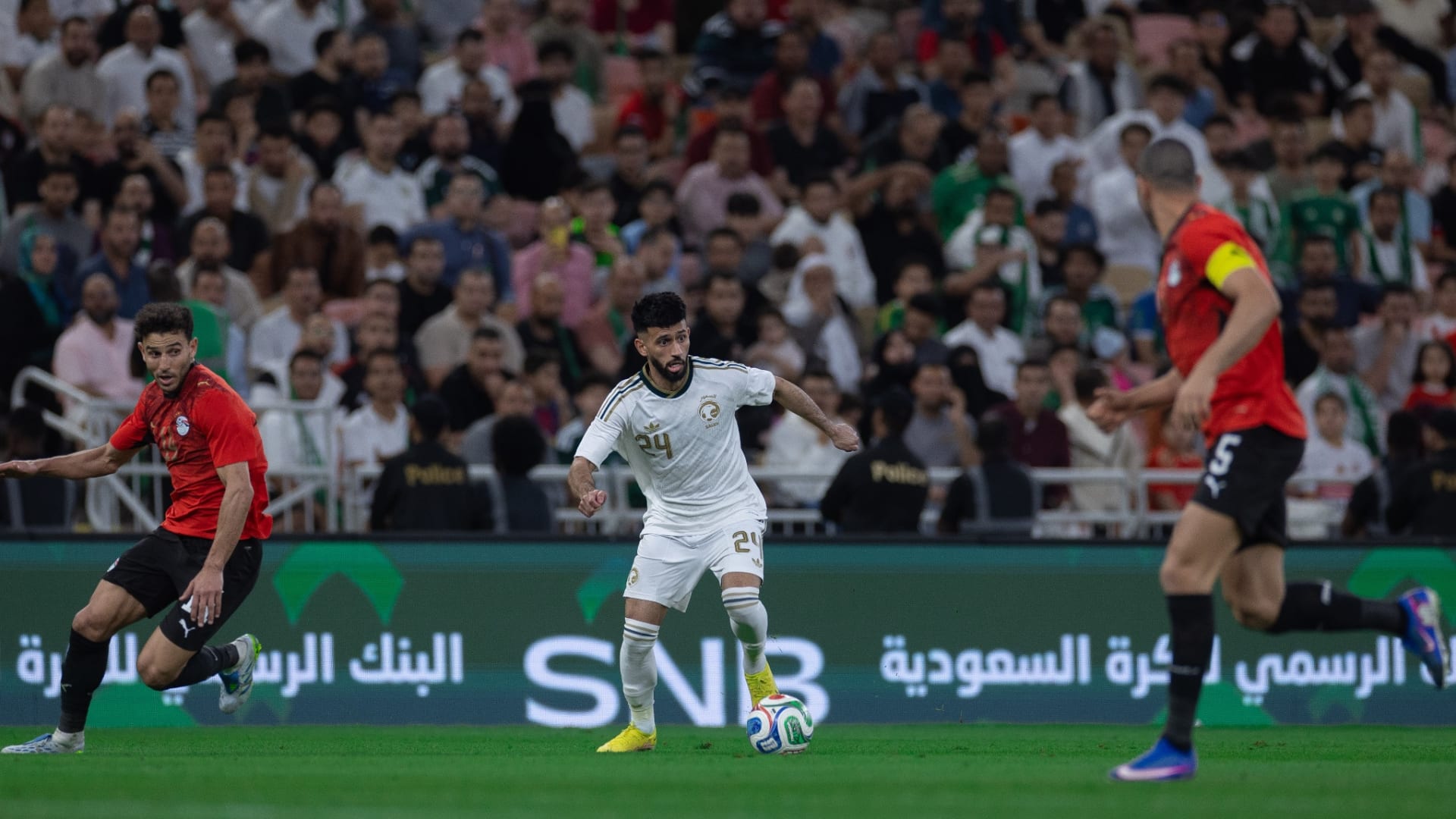 أمير سعودي يعلق على خسارة منتخب بلاده أمام مصر برباعية نظيفة