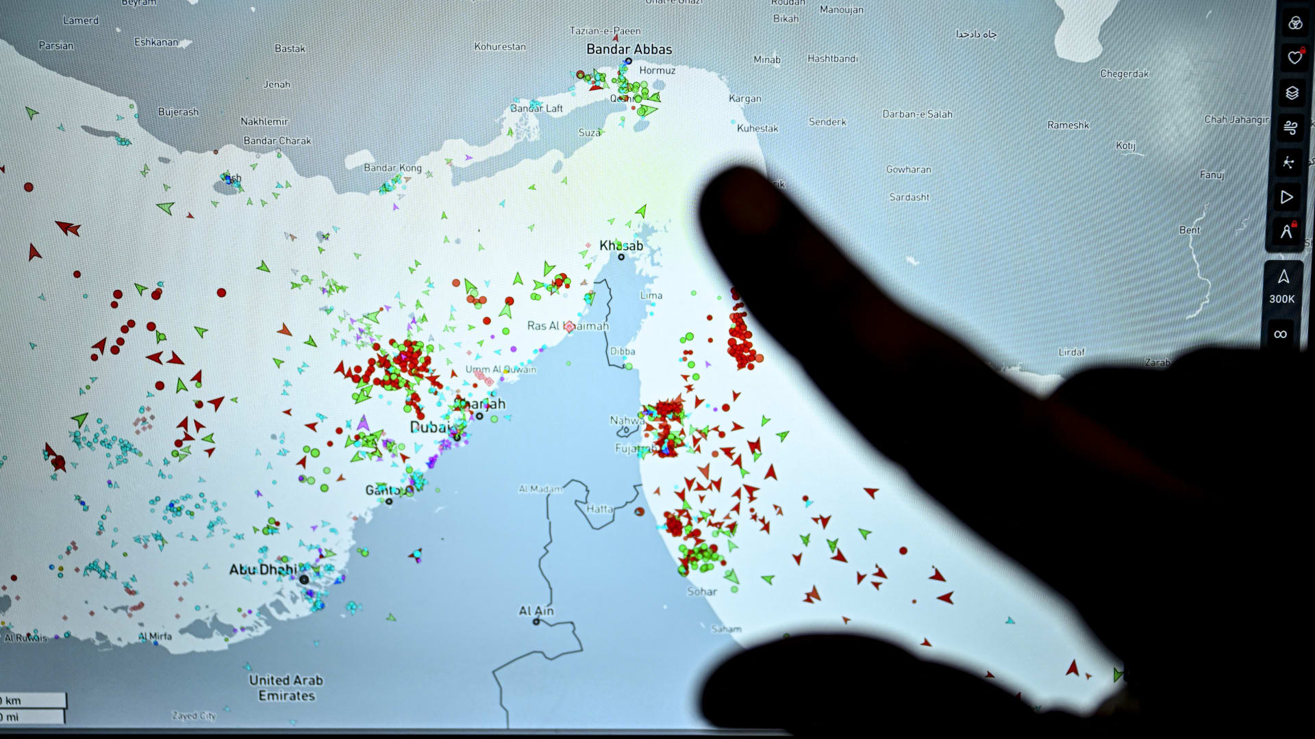 إيران.. لجنة برلمانية توافق على خطة لفرض رسوم على السفن العابرة لمضيق هرمز.. ما تفاصيلها؟