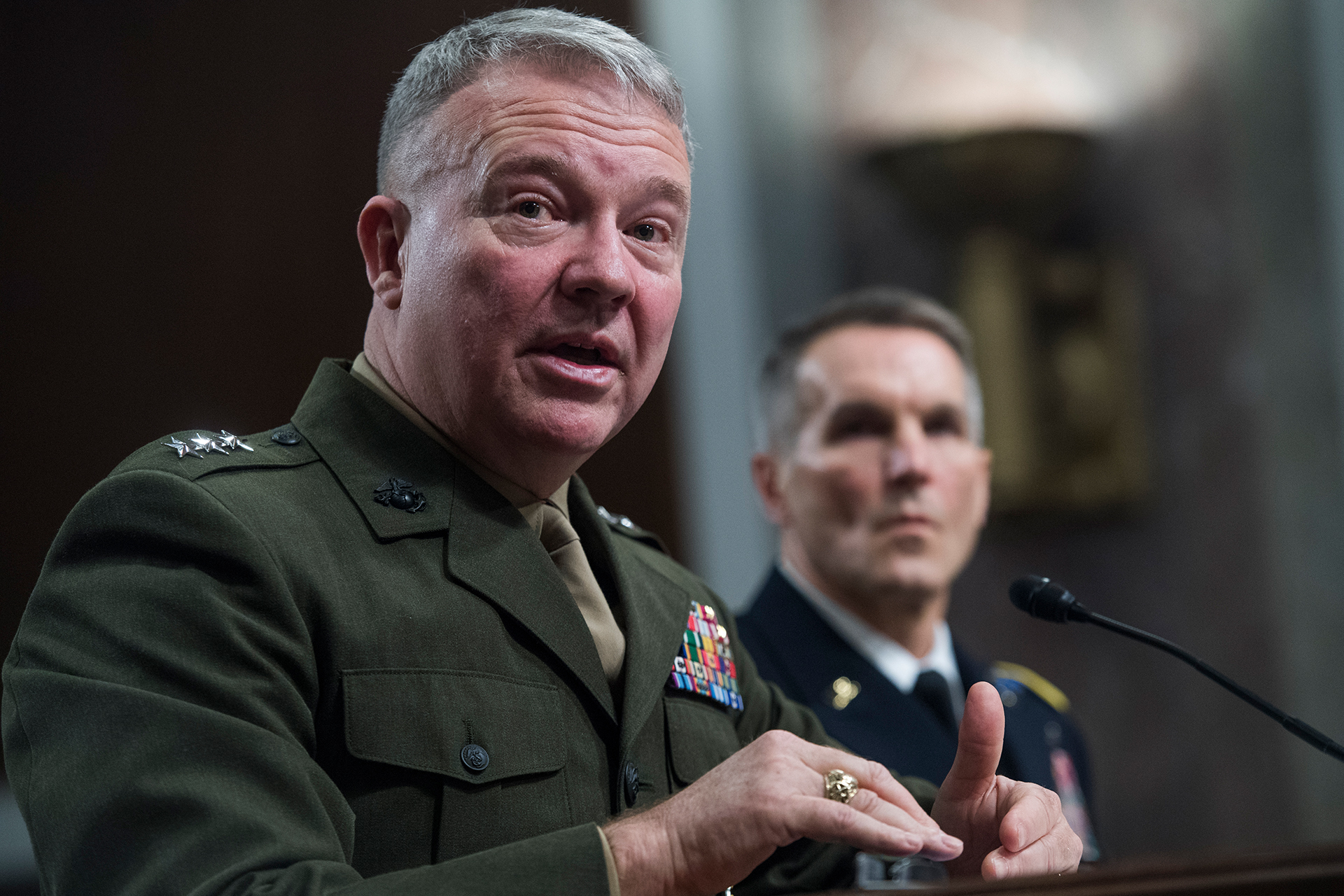 خُطّط لها منذ سنوات.. جنرال أميركي متقاعد يستعرض سيناريوهات التدخل البري بإيران