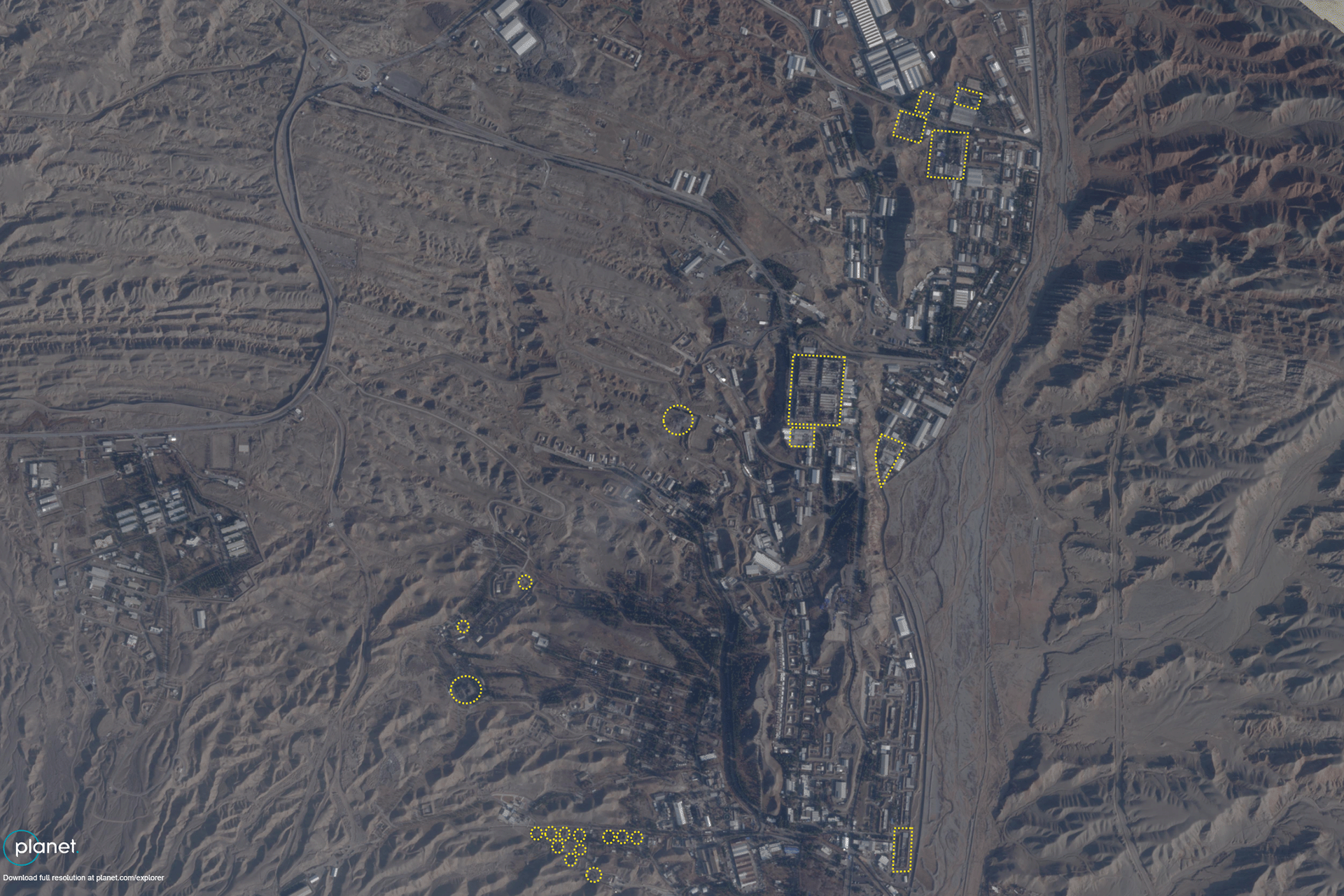 من تبريز إلى طهران.. صور فضائية تكشف حجم الضربات الأمريكية الإسرائيلية