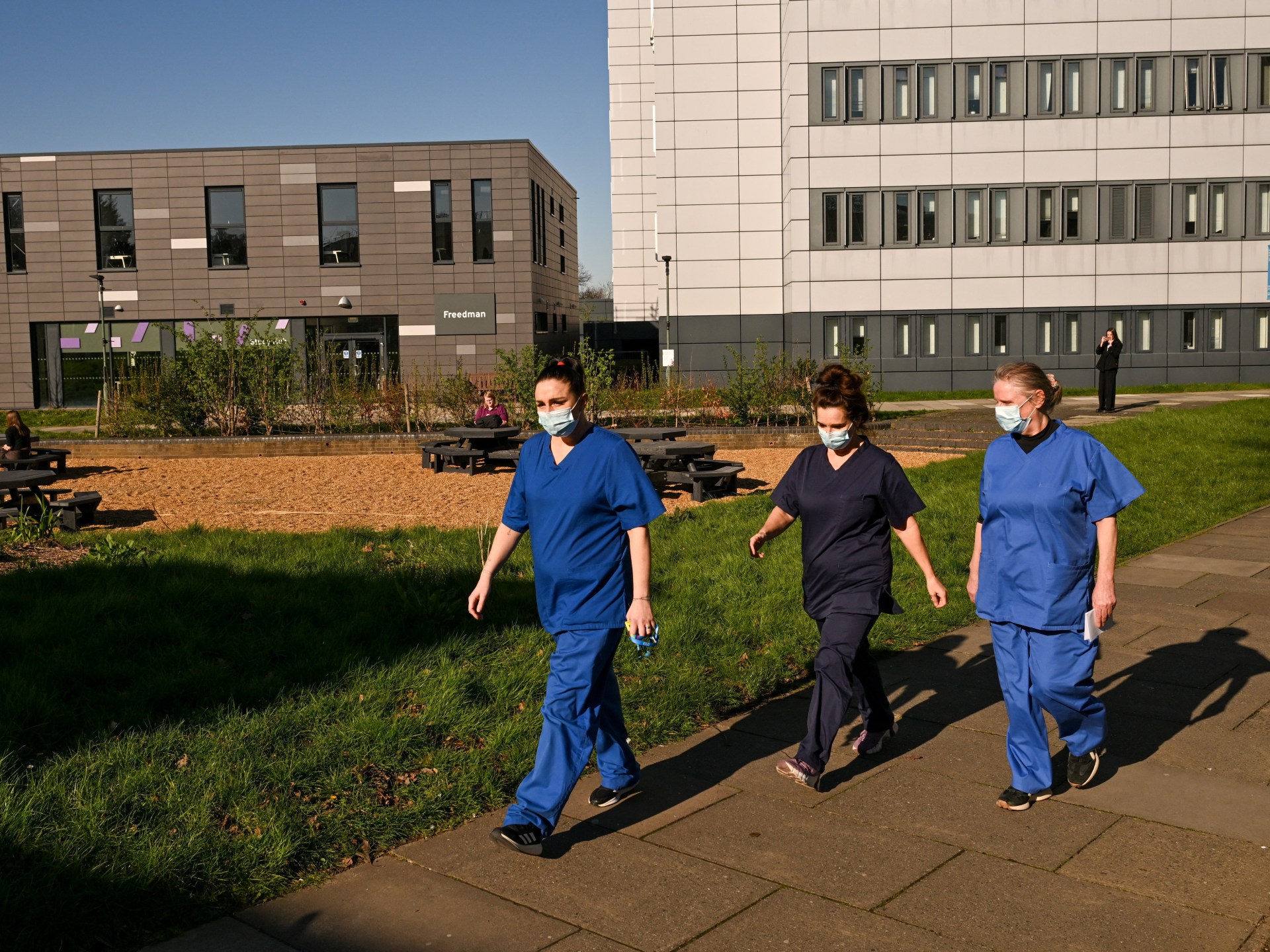 مرض قاتل بين طلاب الجامعات البريطانية.. "الساعة الذهبية" قد تنقذ حياتك