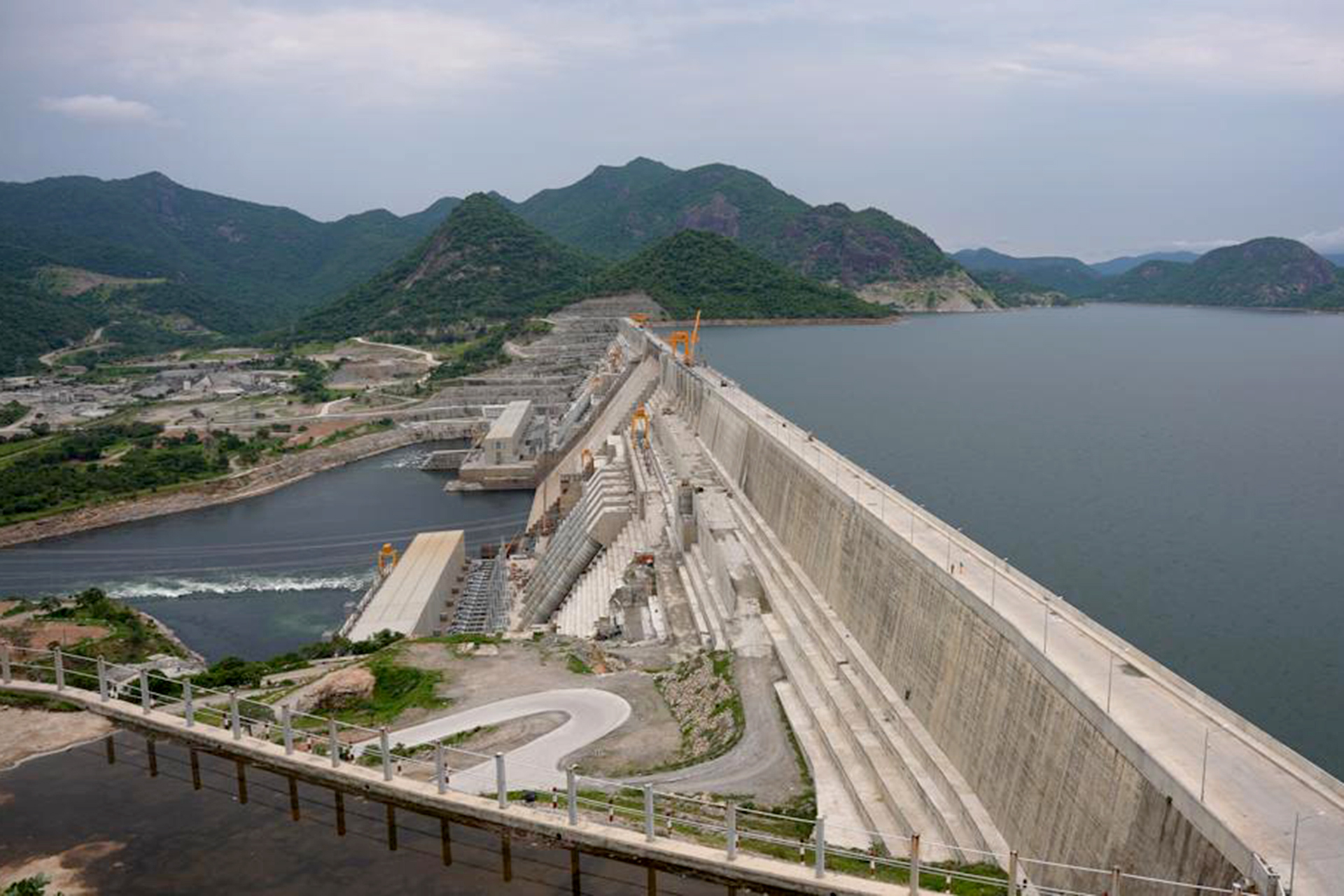 كيف أصبح سد النهضة كتابا مفتوحا من الفضاء؟