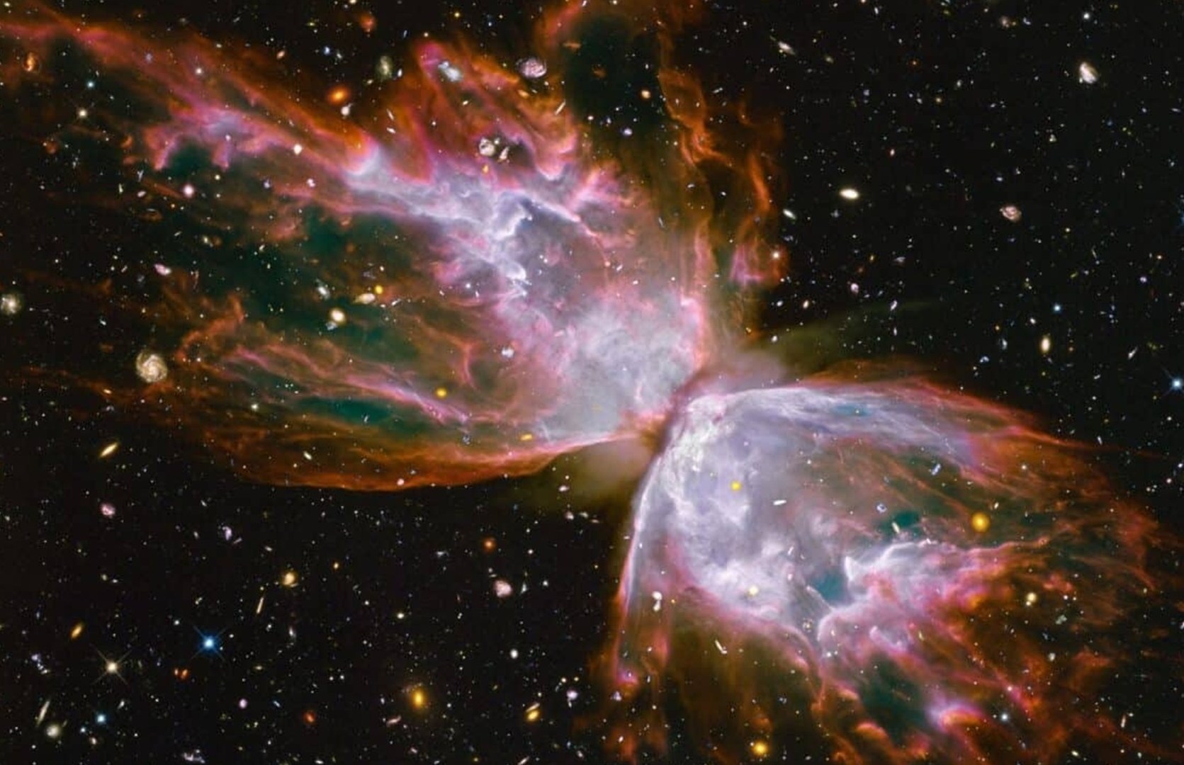 مرصد جيمس ويب يرى ما لا يفترض أن يوجد.. جليد في قلب سديم ملتهب