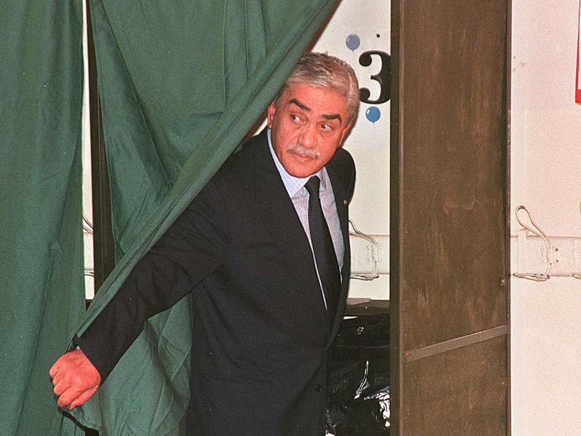 الجزائر تنعى الرئيس الأسبق اليمين زروال وتعلن الحداد 3 أيام