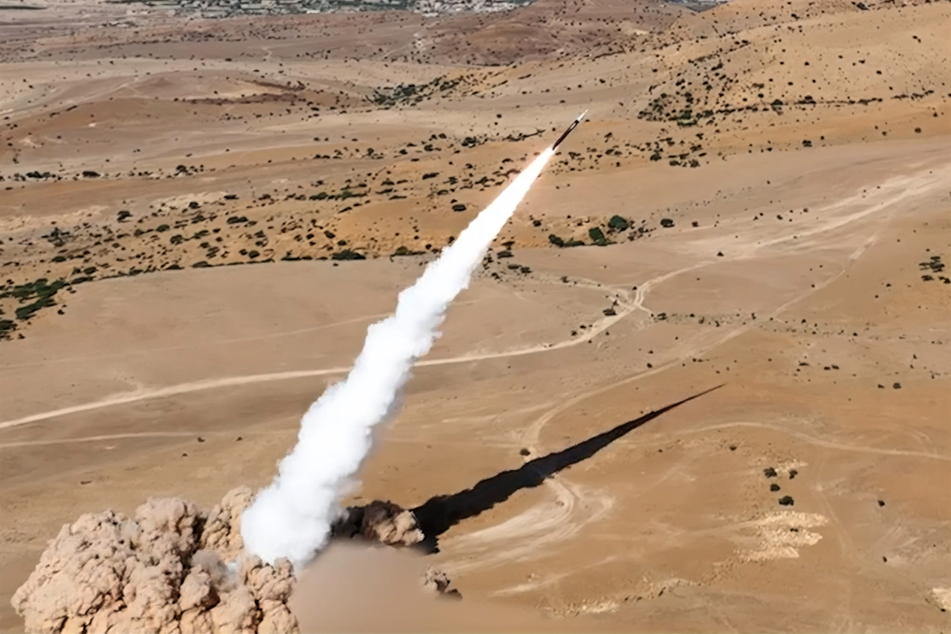 ورقة الردع المؤجلة.. كيف تربك صواريخ الحوثيين المشهد الأمني بإسرائيل؟