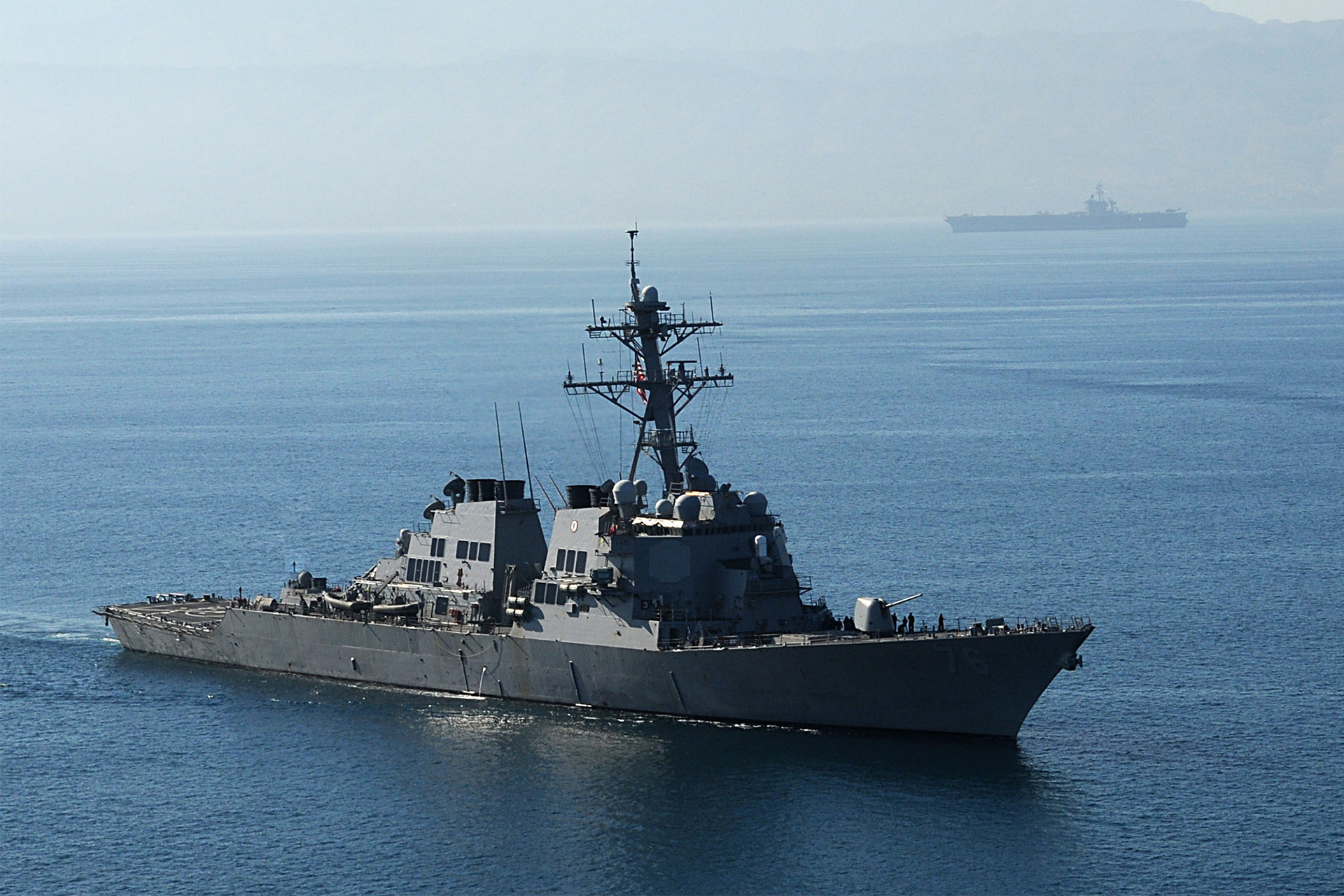 الفرقاطات والمدمرات البحرية.. من مرافقة الملاحة إلى حماية حاملات الطائرات