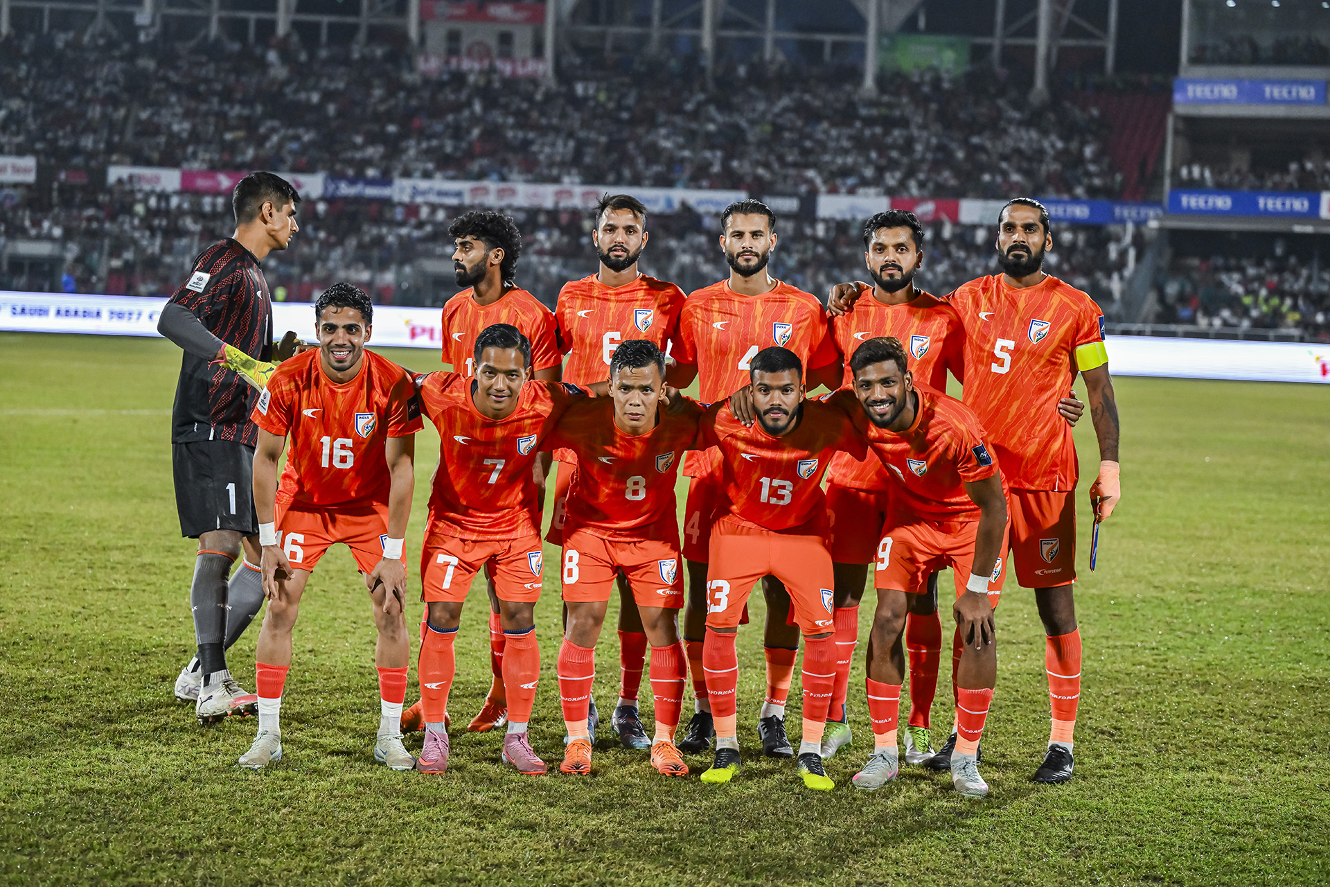 منع مدرب ولاعبو الهند من دخول ملعبهم بسبب "التأمين"