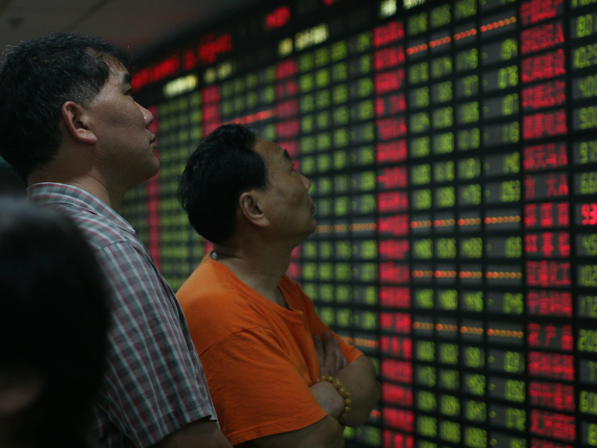 وصلت آثارها للأسواق الناشئة.. حرب إيران تقلص أرباح الشركات