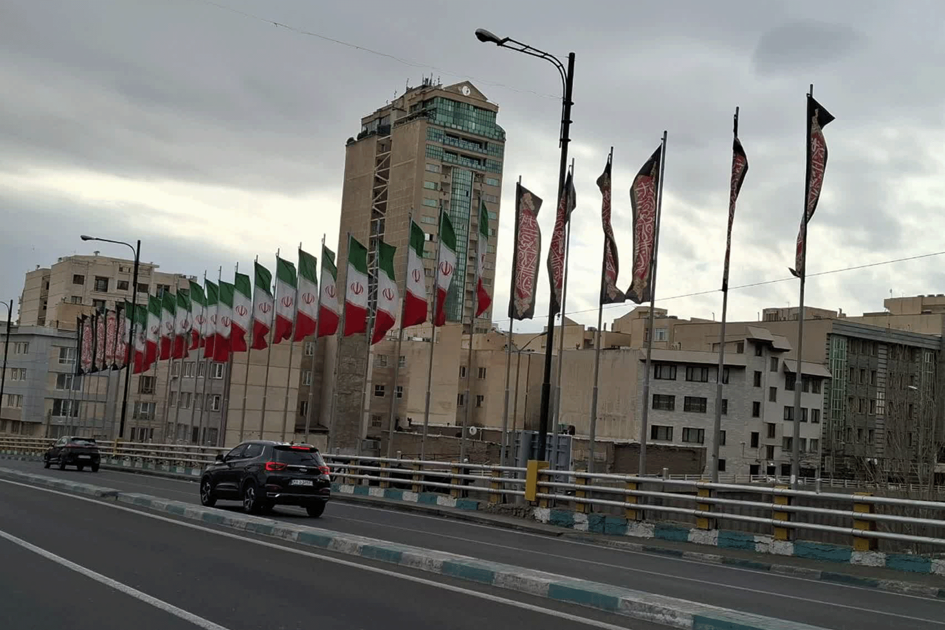 الجزيرة نت في جولة ميدانية بطهران.. أصوات متباينة تحت وقع الحرب