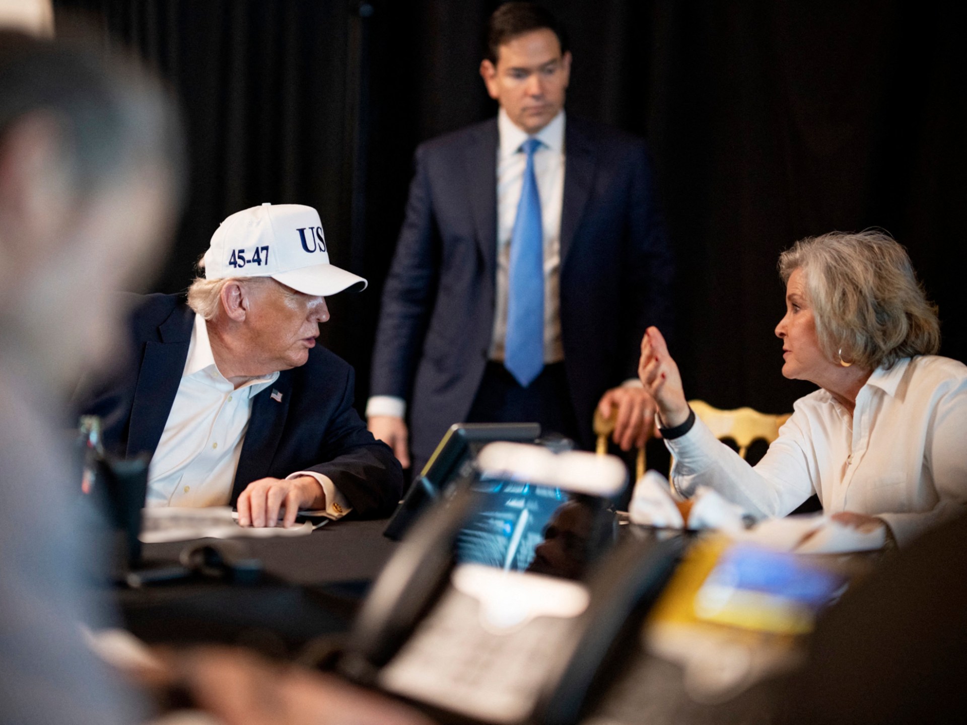 تأثيرات سلبية على المستهلك الأمريكي.. هل تحرق حرب إيران طموحات ترمب الانتخابية؟