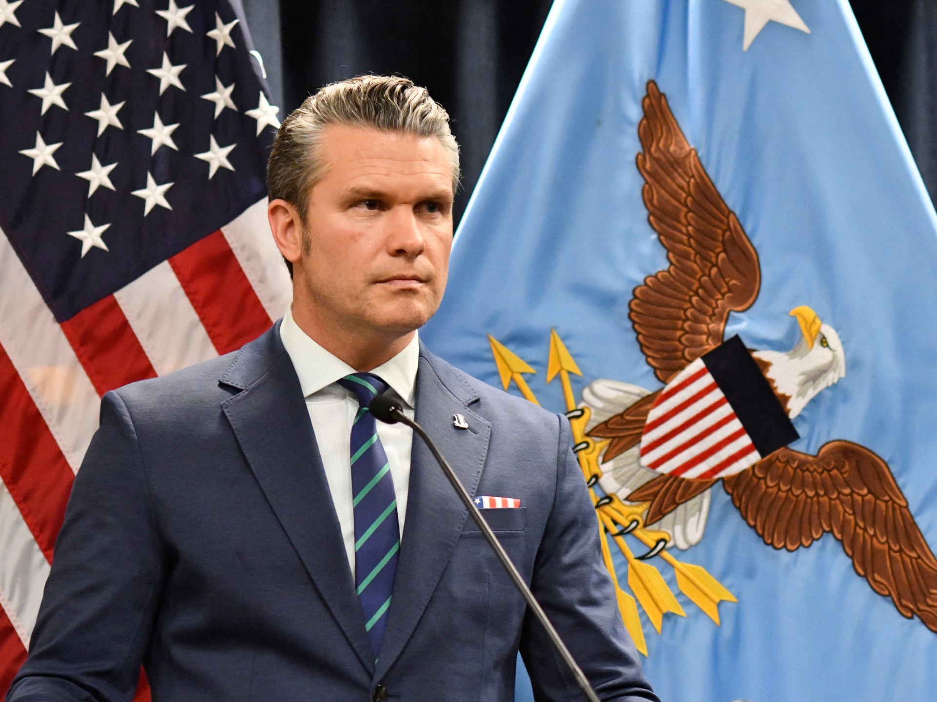 استدعاء الدين في زمن الحرب.. تصرفات هيغسيث تثير الجدل وبابا الفاتيكان يعلق