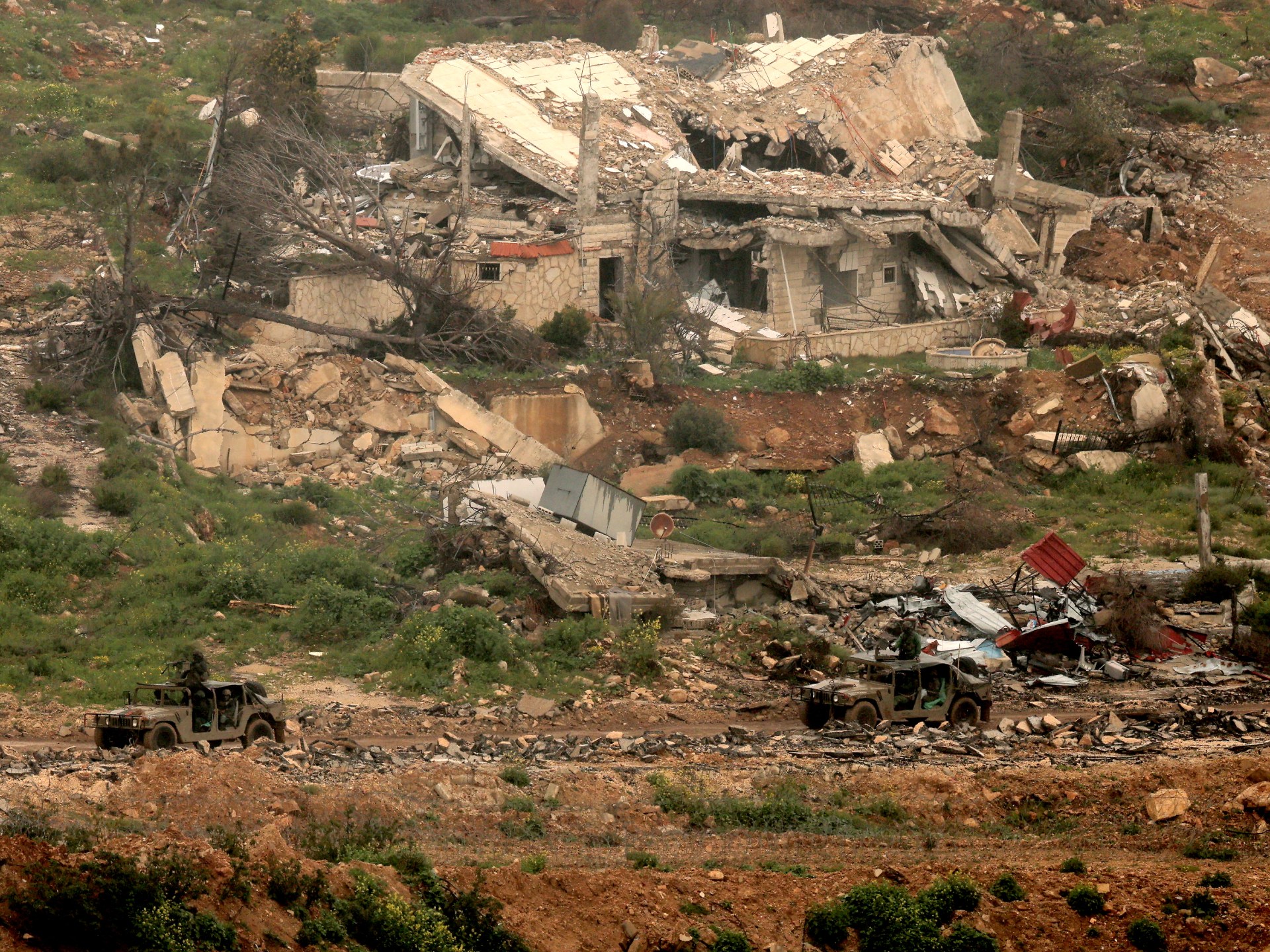 "تكتيك متوازن".. كيف يواجه حزب الله التوغل الإسرائيلي في جنوب لبنان؟