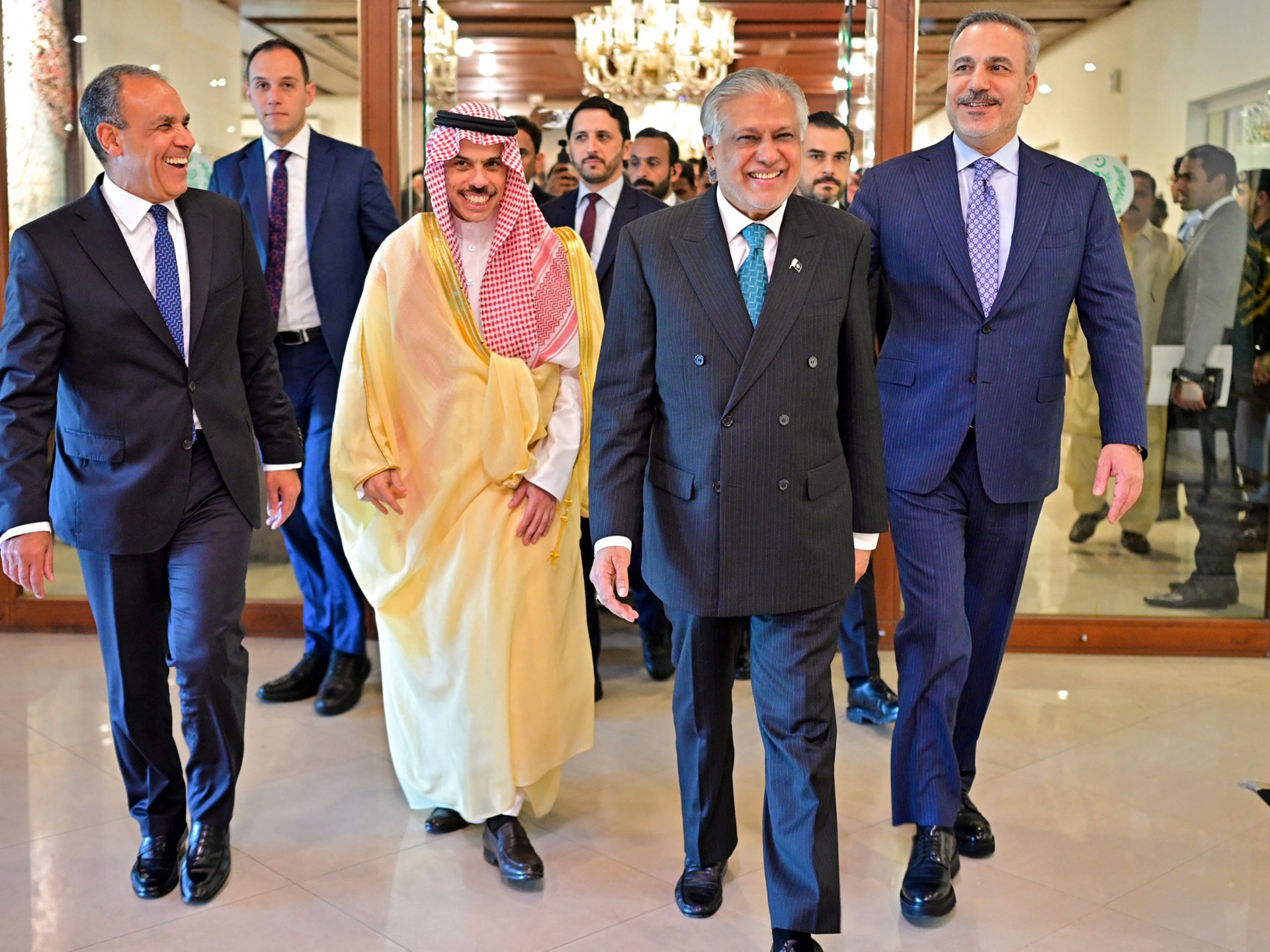 انتهاء جولة أولى من الاجتماع الرباعي بباكستان دون إعلان مبادرة لإنهاء الحرب