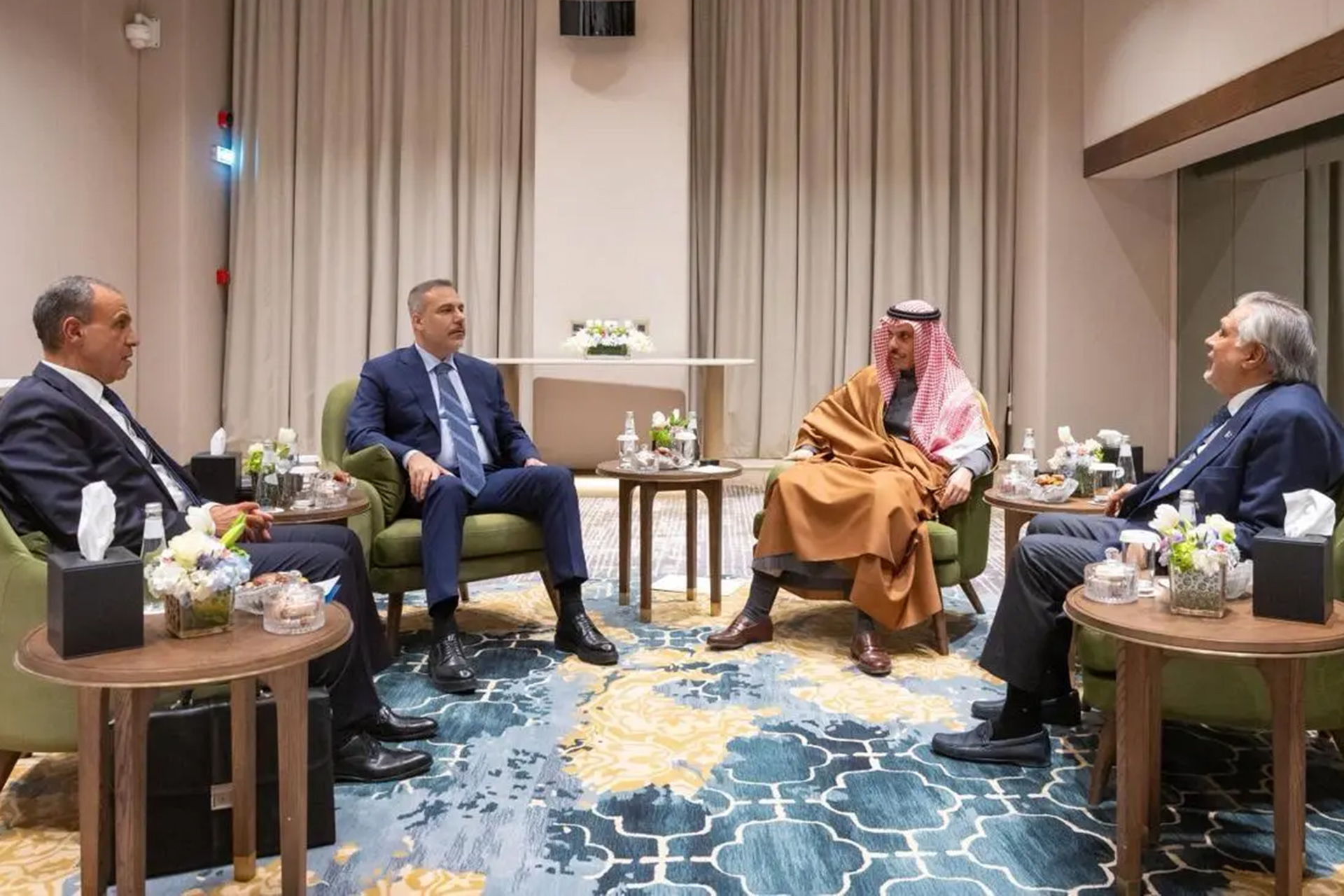 الجميع يحدق في الهاوية ورباعية باكستان الفرصة الأخيرة