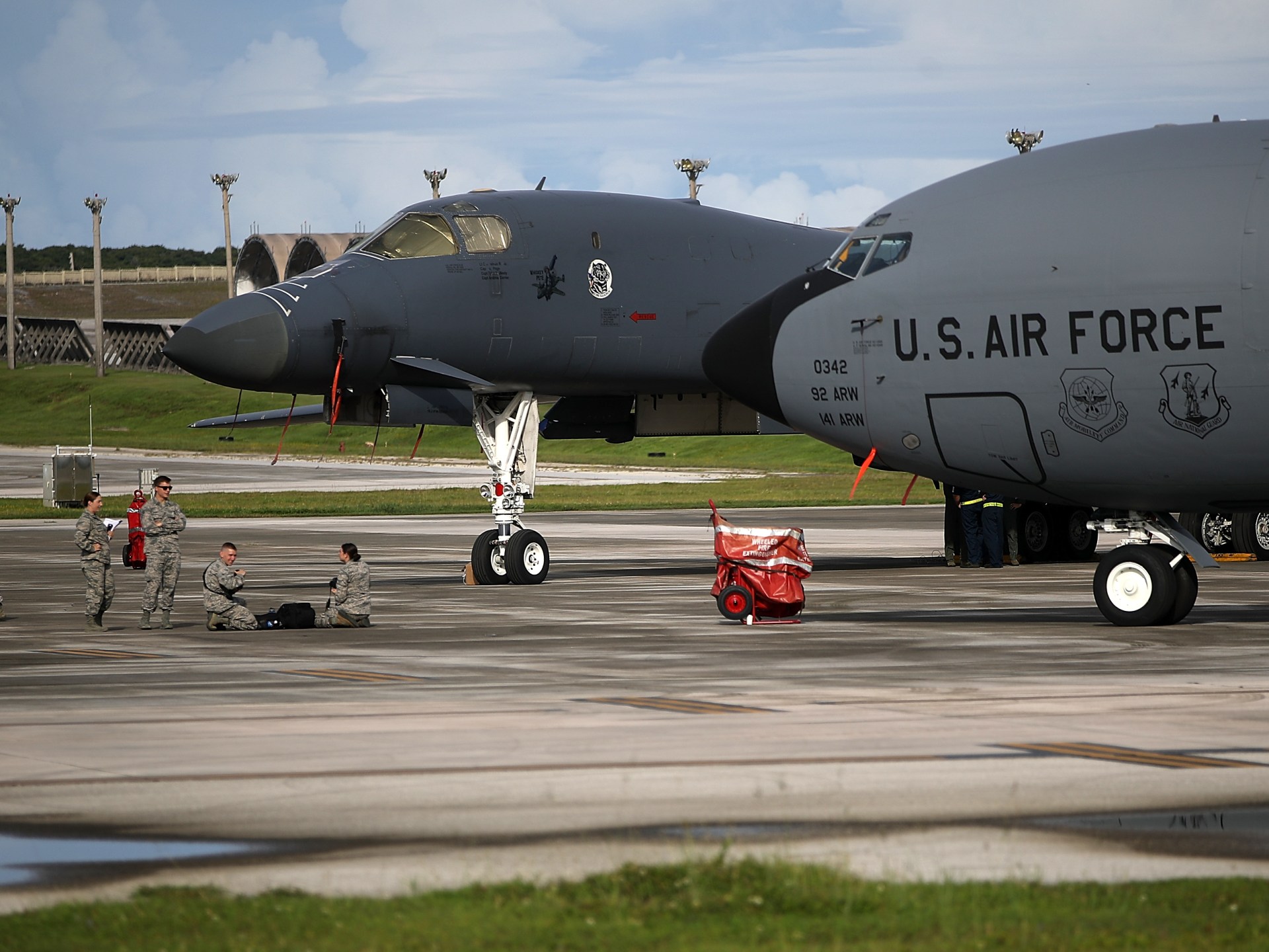 جسر الوقود الجوي.. طائرات جديدة نحو الشرق الأوسط وسط نشاط في أوروبا