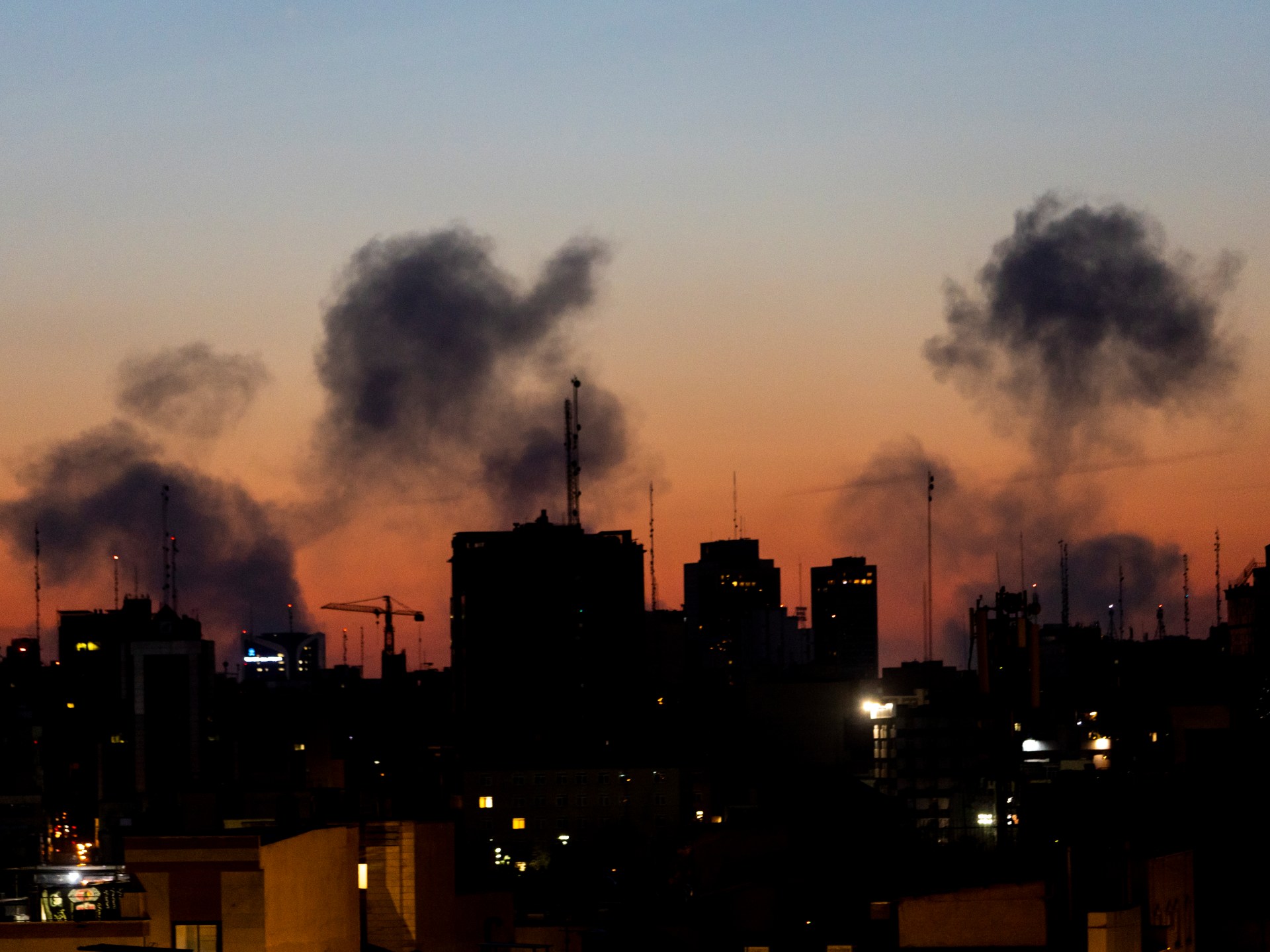 غوتيريش ومسؤولو عدة دول يطالبون بإنهاء الحرب في إيران