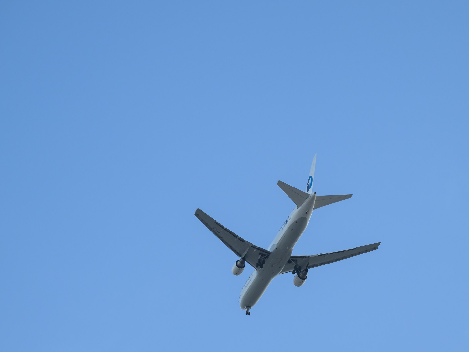 وكالة أوروبية تحذر من تداعيات الحرب على سلامة ومسارات الطيران