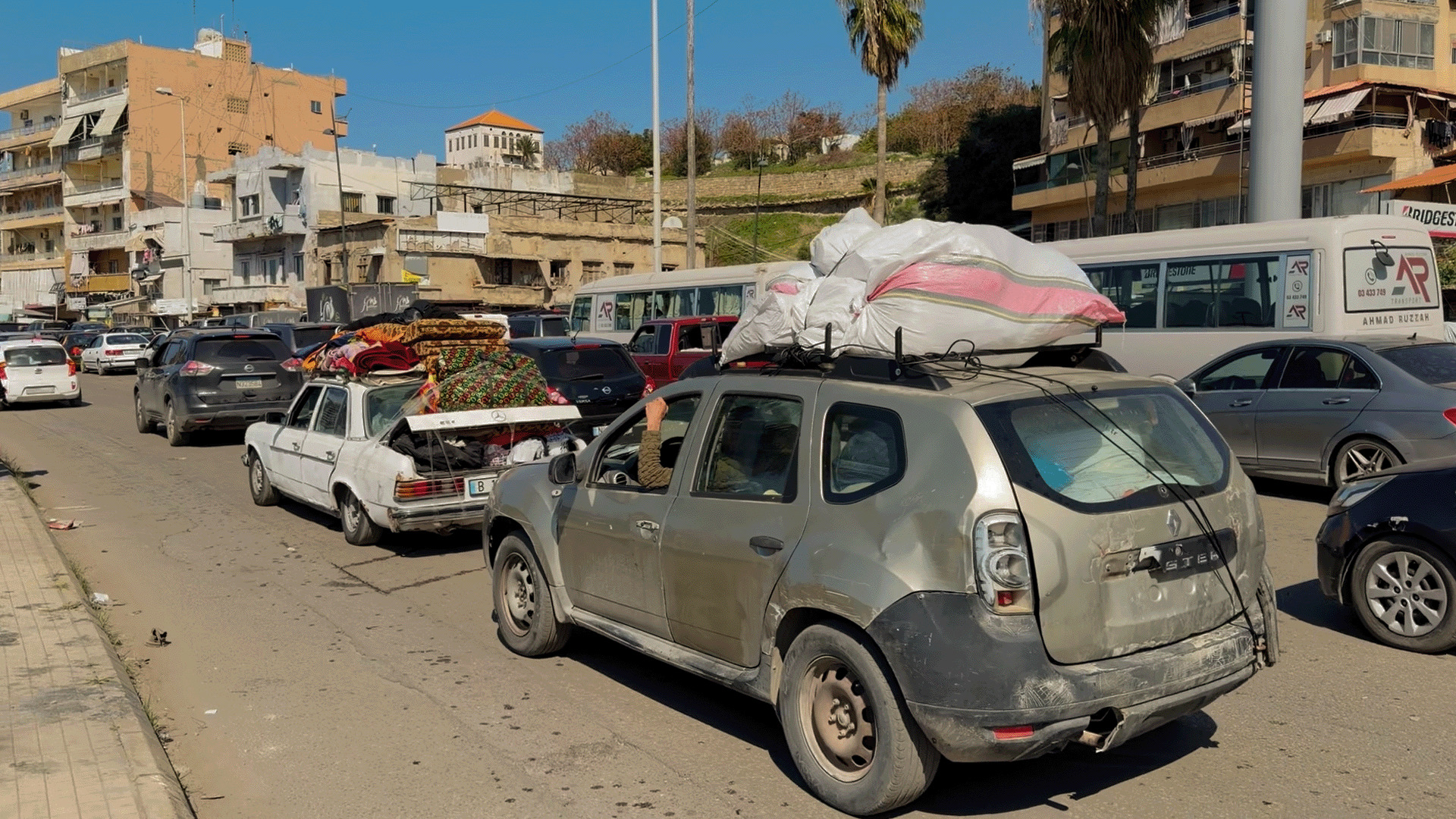 فيديو.. الجزيرة نت ترصد حركة النزوح من الضاحية الجنوبية لبيروت