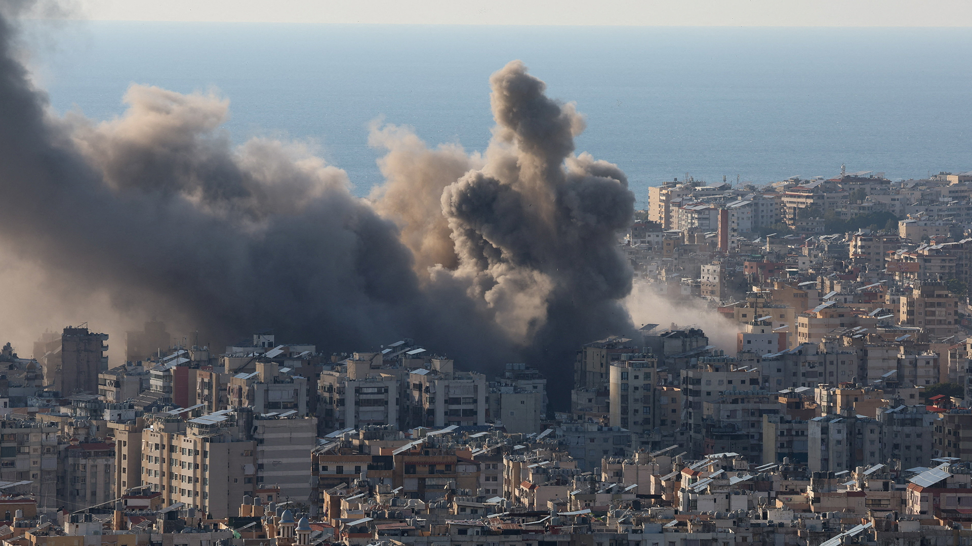 تصعيد وحظر وإخلاء.. ماذا يحدث في جنوب لبنان؟