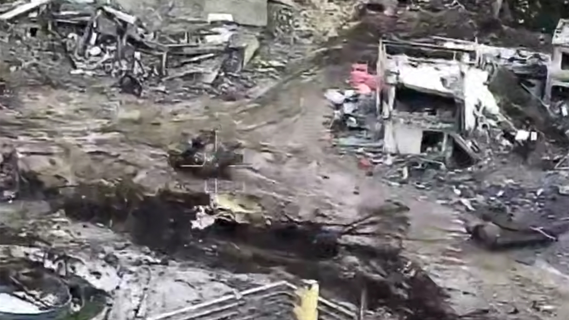 شاهد.. حزب الله يستهدف ناقلة جند ودبابة ميركافا بمسيّرتين انقضاضيتين