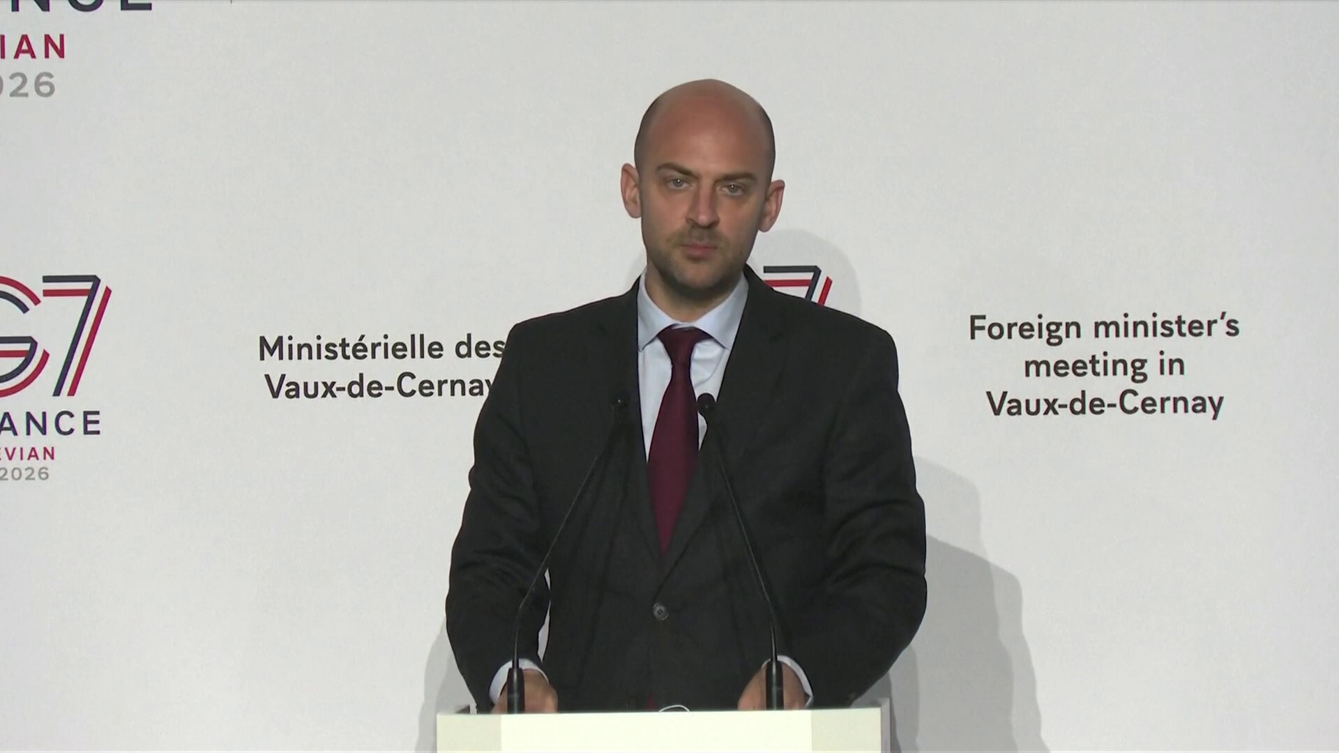 فرنسا تقترح تشكيل بعثة دولية "دفاعية" لضمان حرية الملاحة