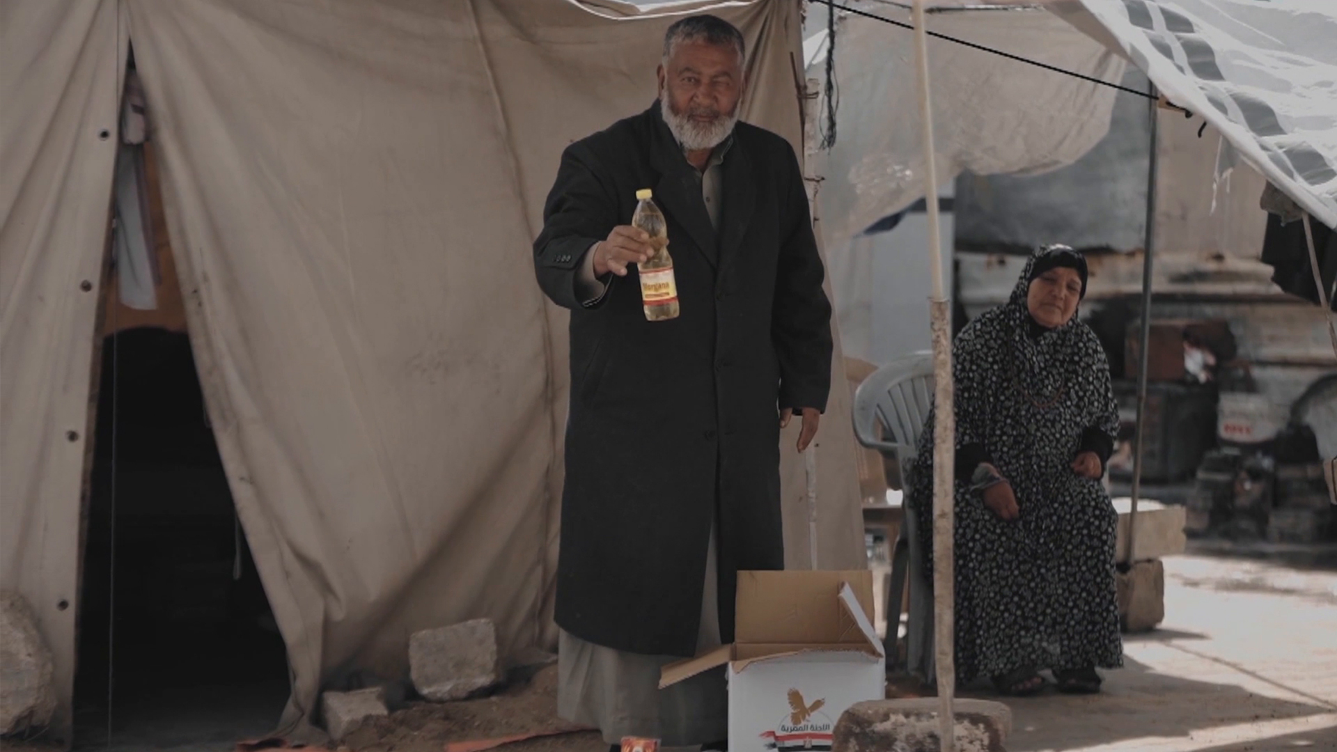 غزة تحت وطأة الكارثة.. معلبات غذائية فاسدة تهدد حياة آلاف النازحين