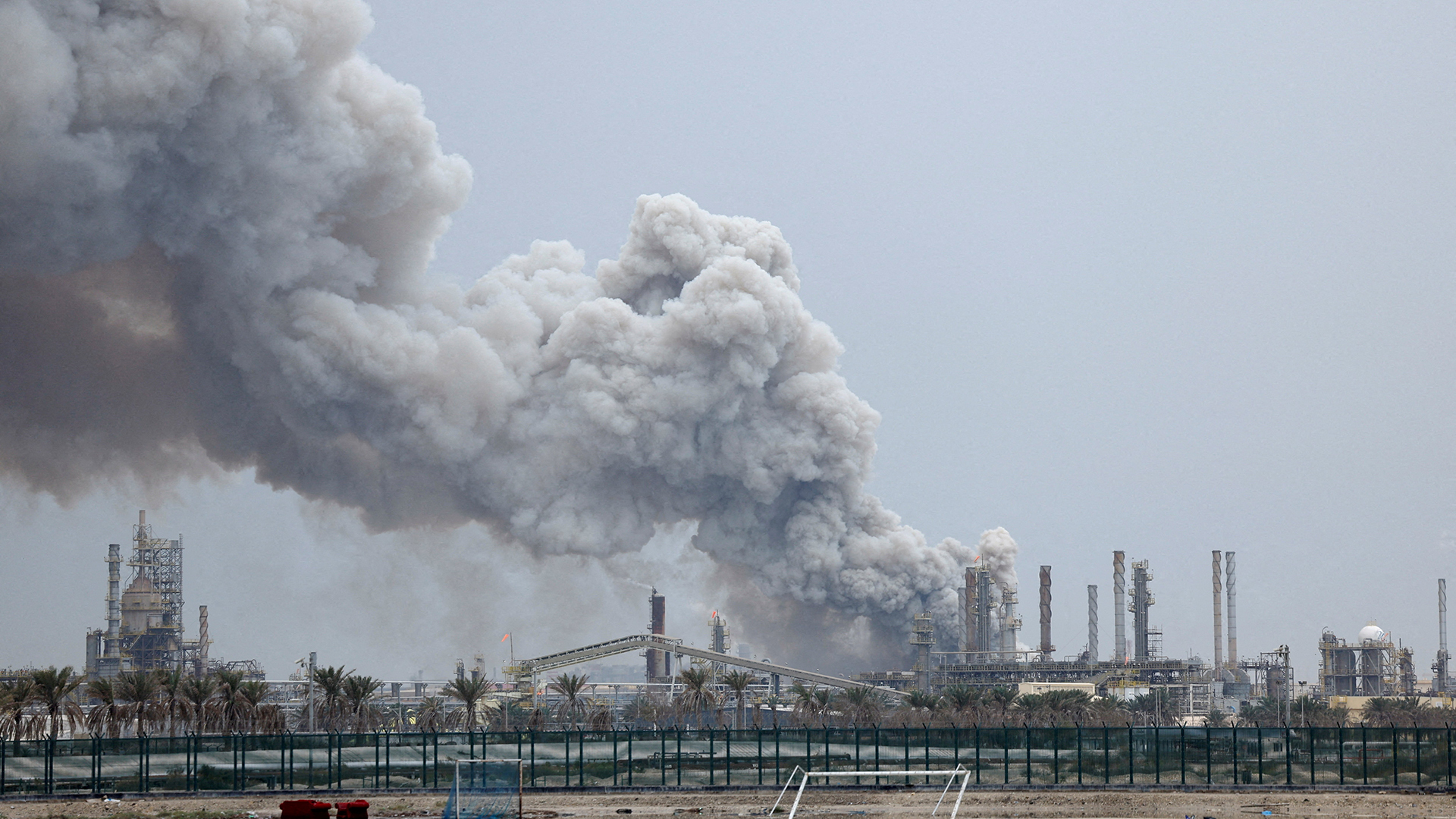 هل أصبح الخليج ساحة لحسم الحرب مع إيران؟