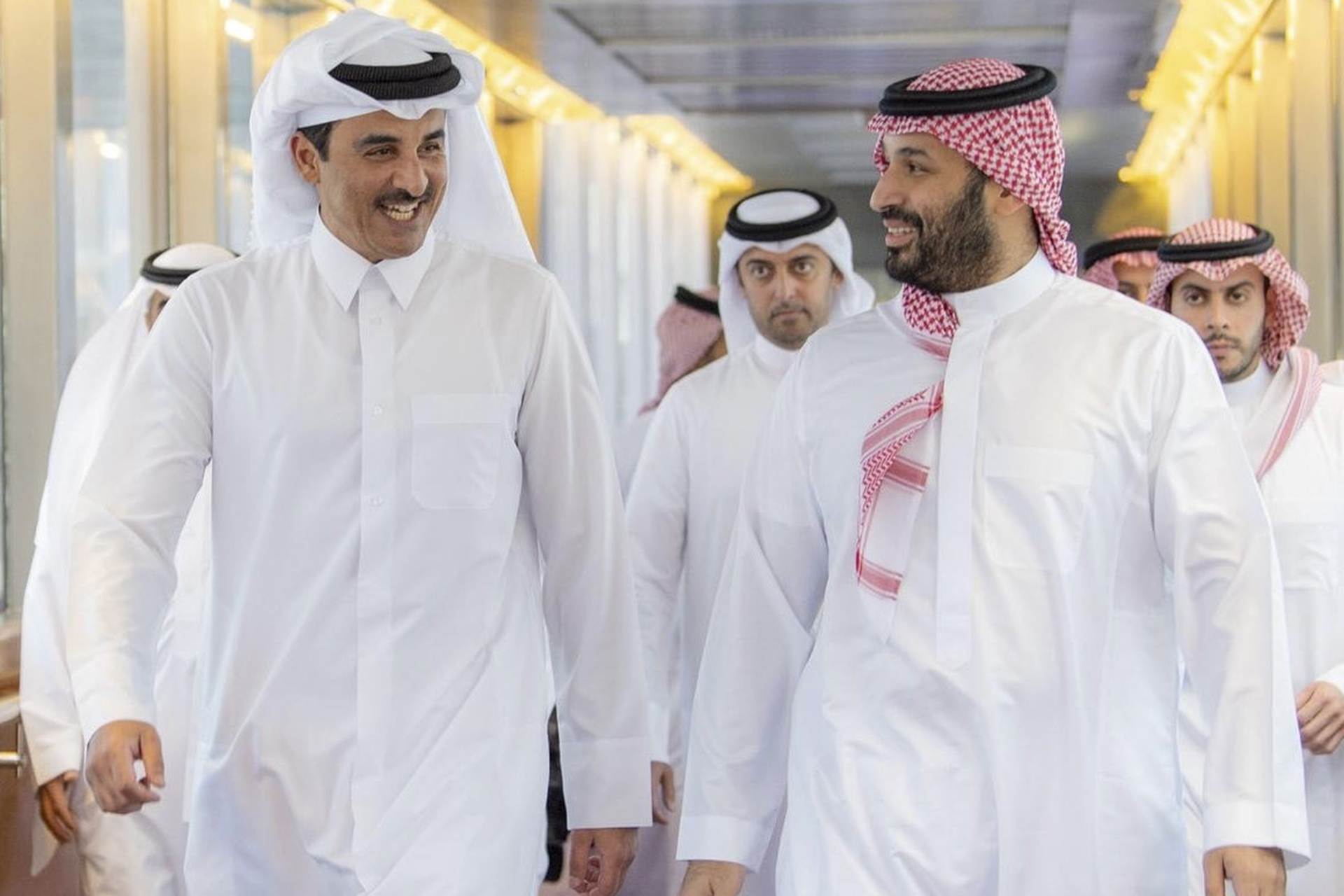 أمير قطر يلتقي ولي العهد السعودي بجدة