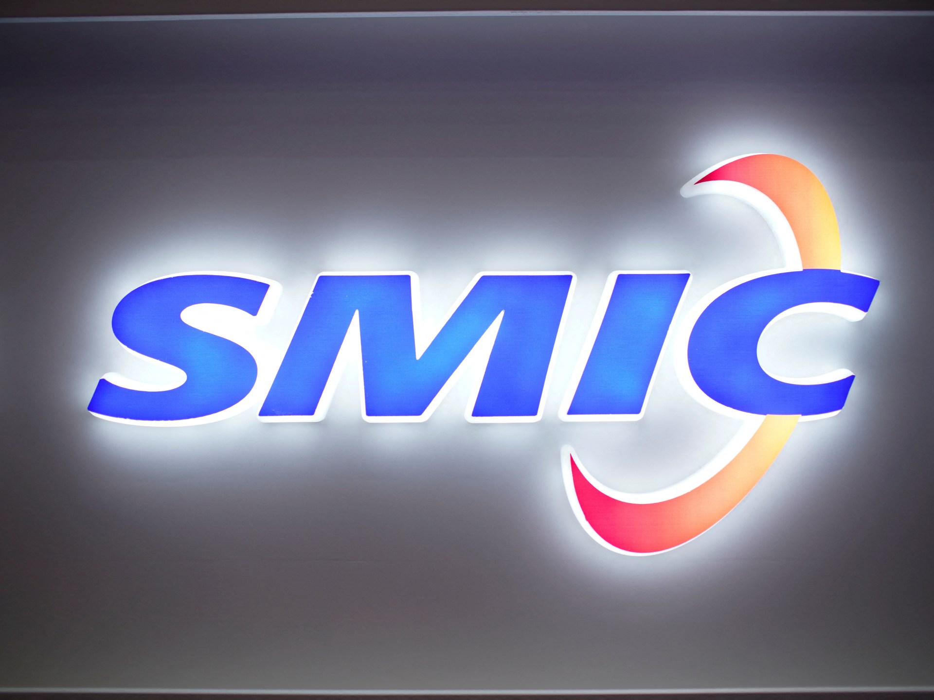 رويترز: أكبر شركة صينية لتصنيع الرقائق زودت الجيش الإيراني بمعدات