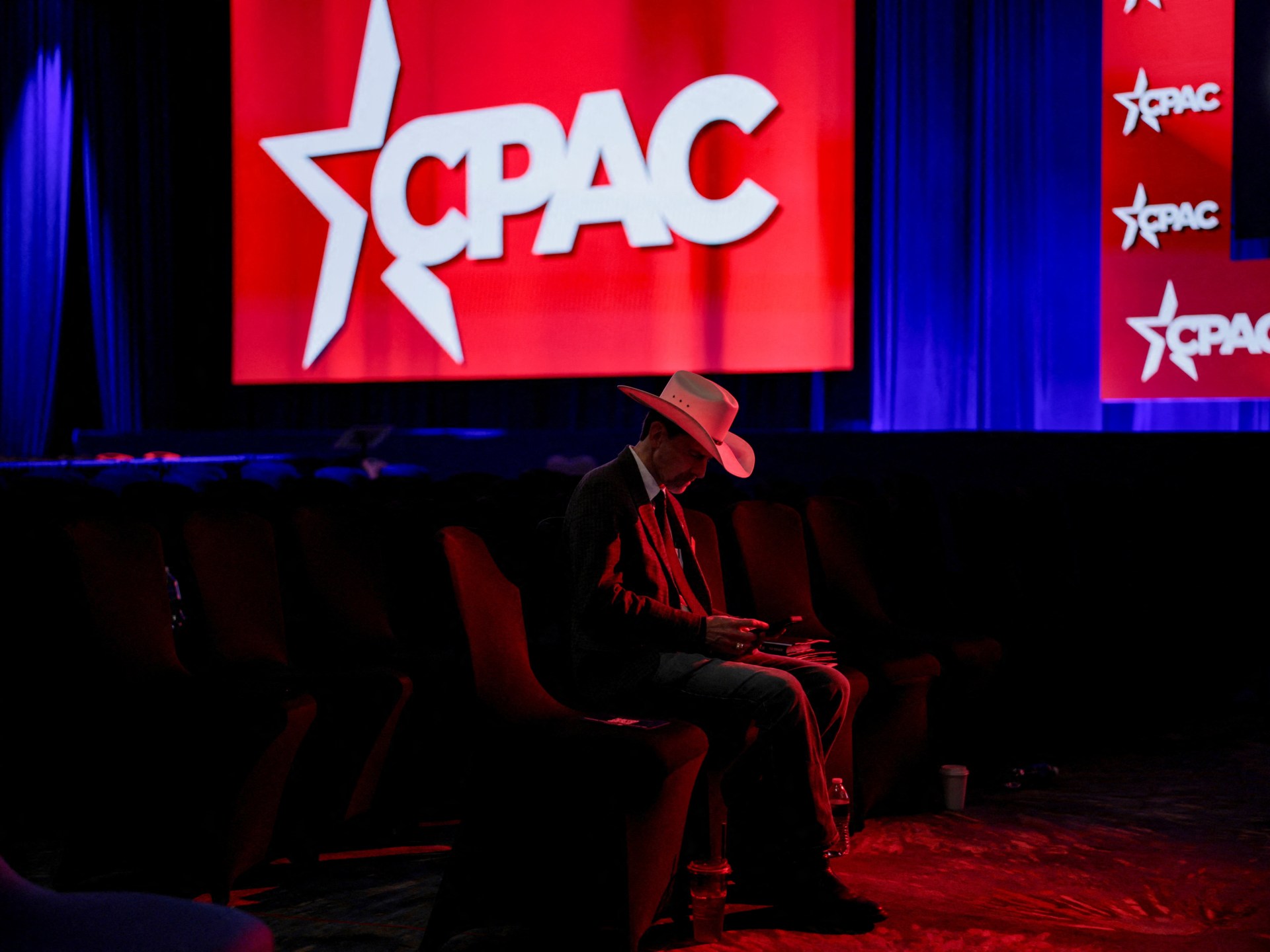 "حماية لإسرائيل".. اليمين الأمريكي يشرعن لحرب ترمب رغم تراجع شعبيته