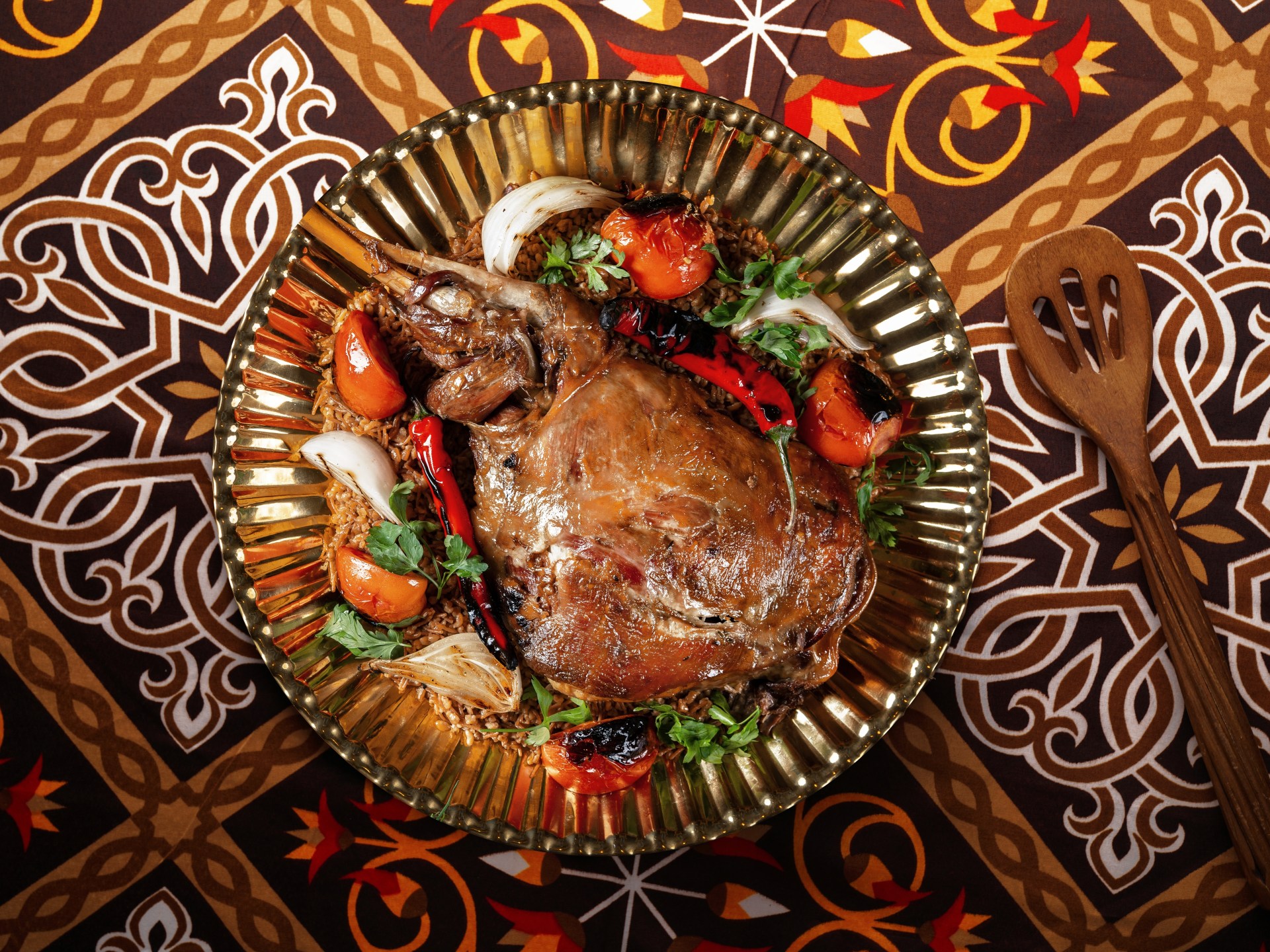 اليمن على مائدة الإفطار.. أطباق رمضانية عريقة تصون ذاكرة البلاد وكرم أهلها