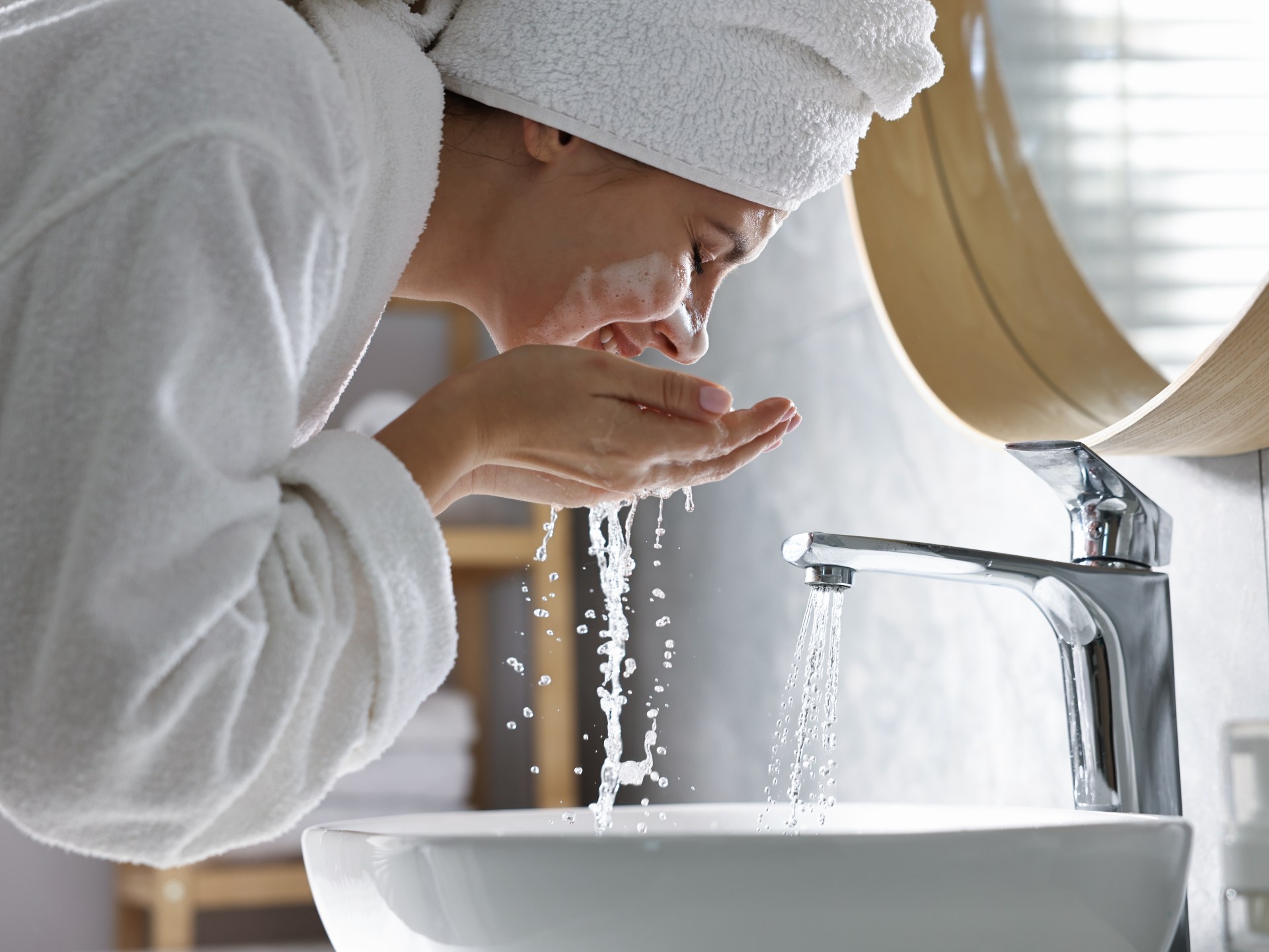 بشرة صائمة في برد الشتاء.. روتين ذكي يحافظ على نضارتك في رمضان