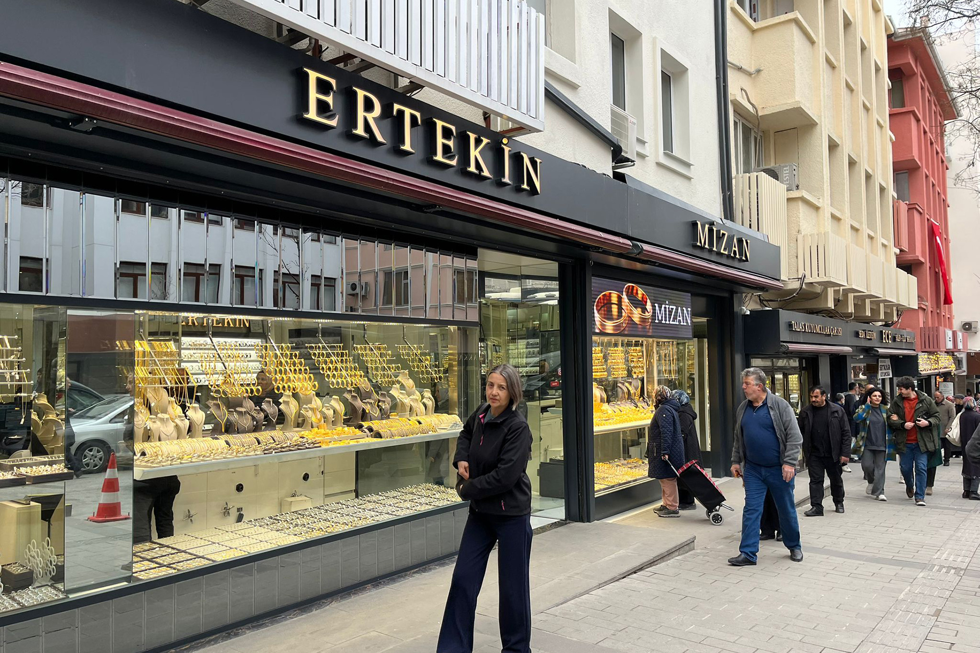 نقص الذهب يربك المشترين في الأسواق التركية