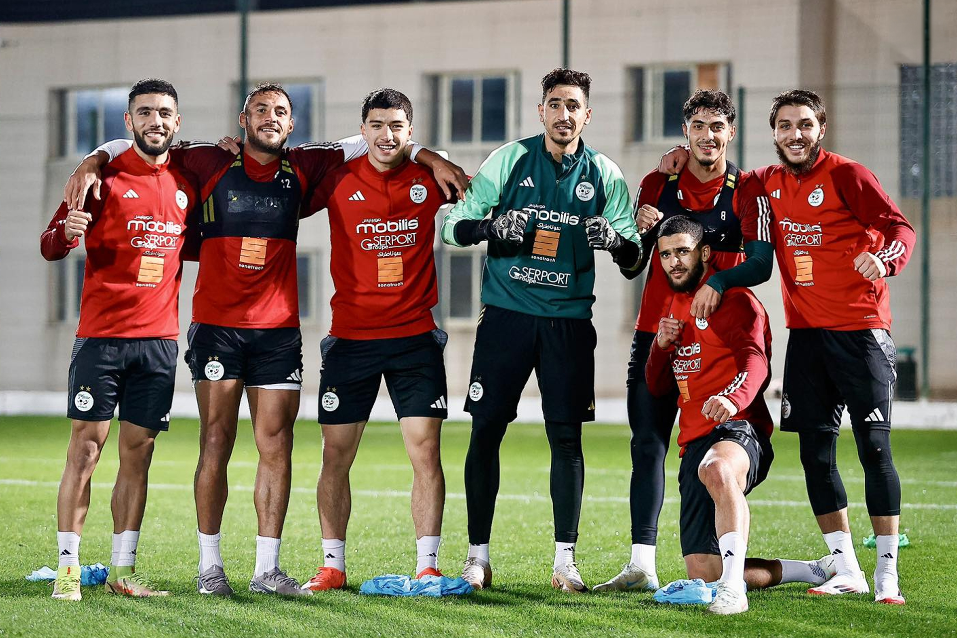 لم يخض دقيقة مع المنتخب.. مدافع جزائري واثق من لعب المونديال