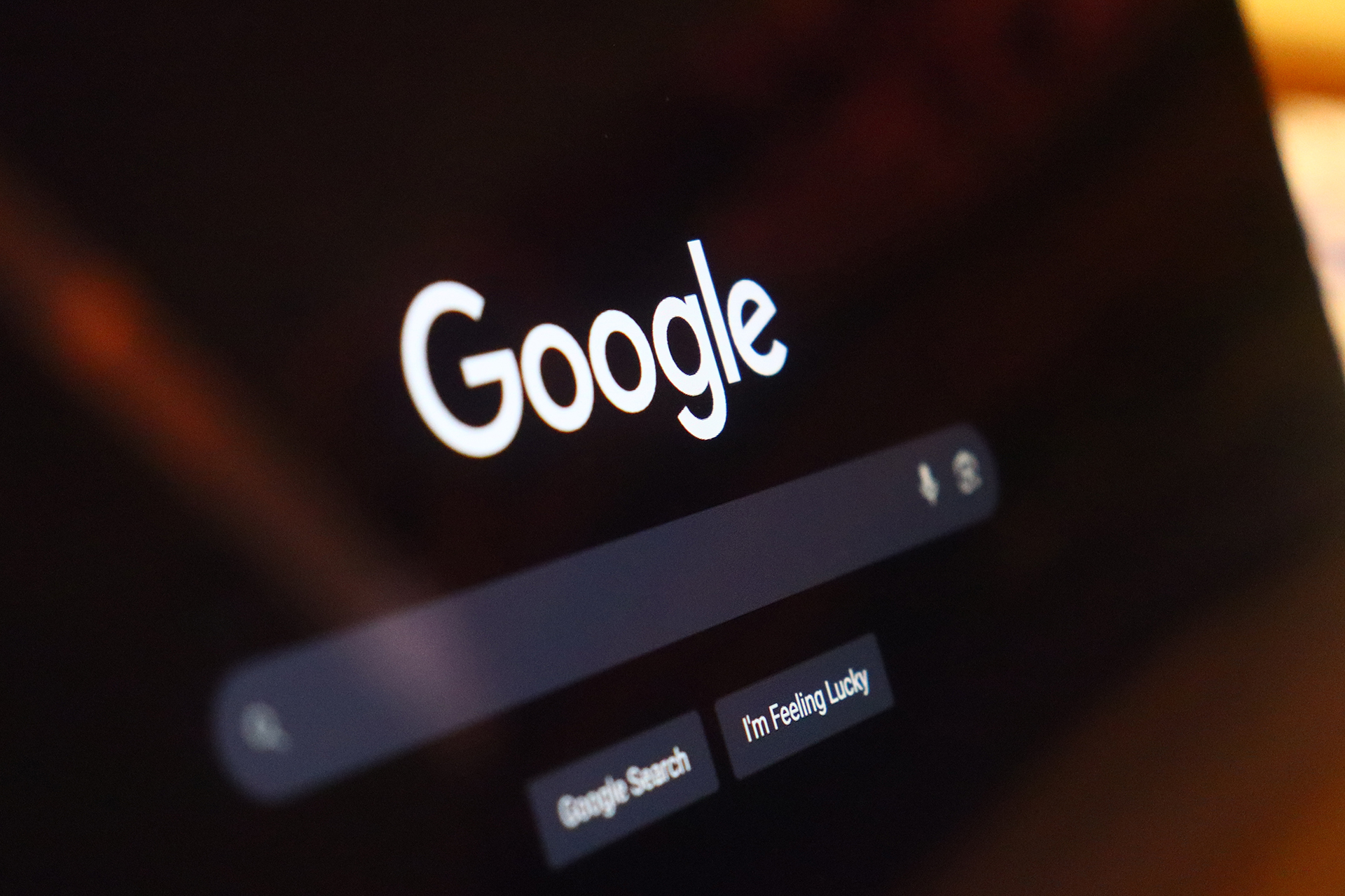 غوغل تطلق رسميا ميزة "البحث الحي" بالصوت والكاميرا عالميا