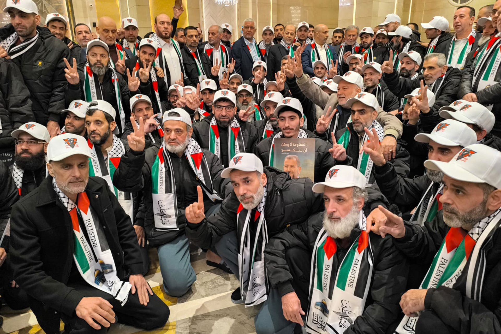 "المنع الأمني" يحرم المبعدين الفلسطينيين من عائلاتهم