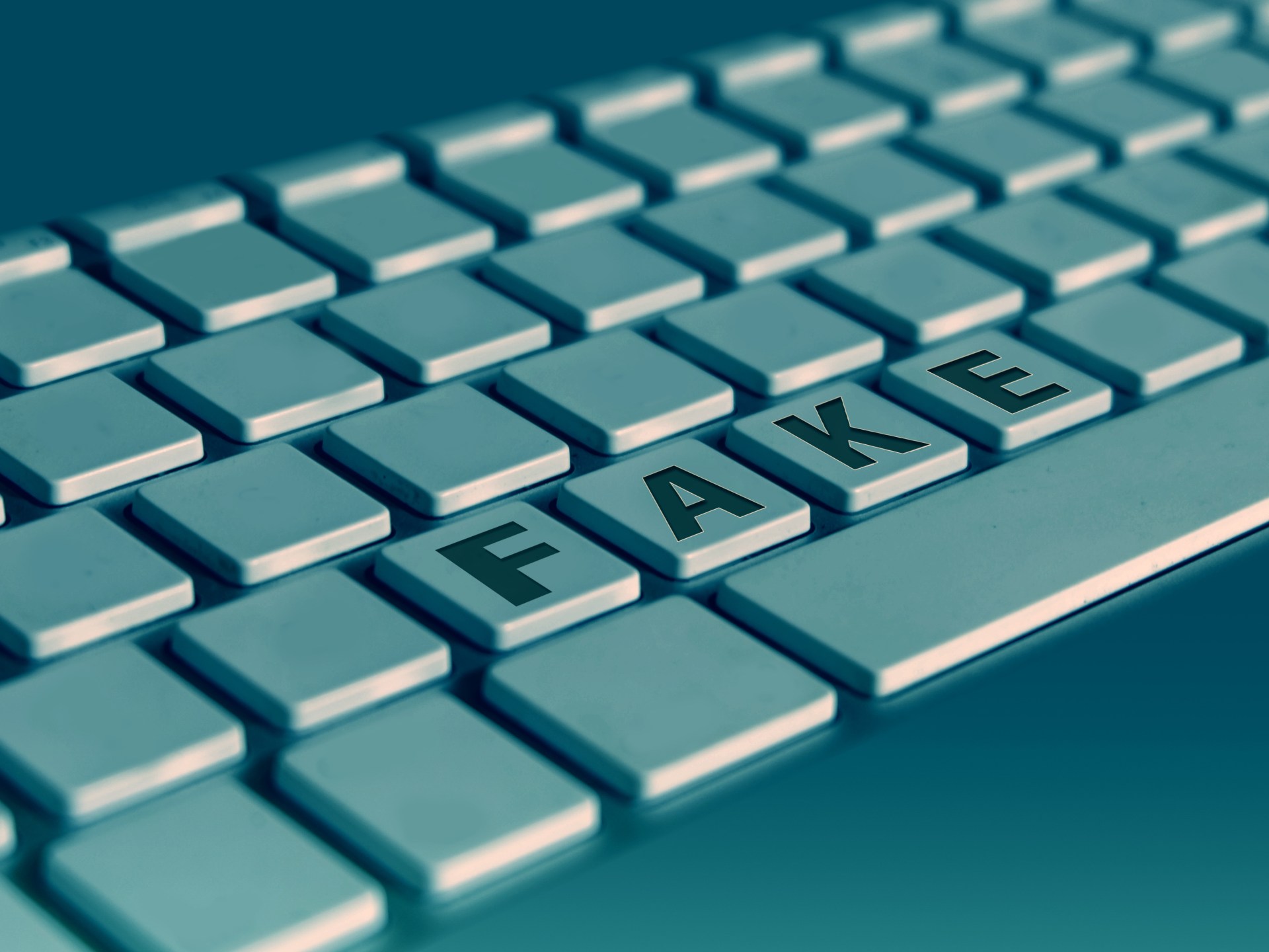 حين تصبح شريكا في صناعة الزيف.. كيف يجعلك الذكاء الاصطناعي جزءا من آلة الدعاية؟