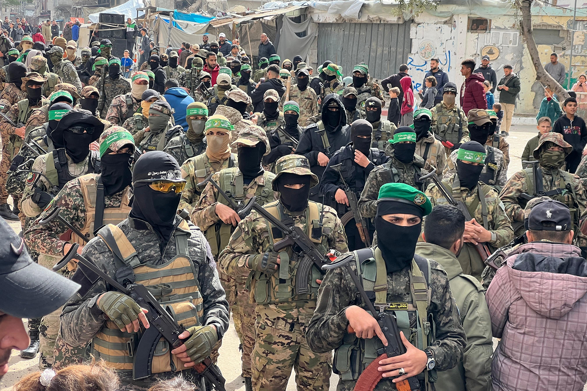 محللون: هذه رسائل أبو عبيدة المشفرة بعد صمته الطويل