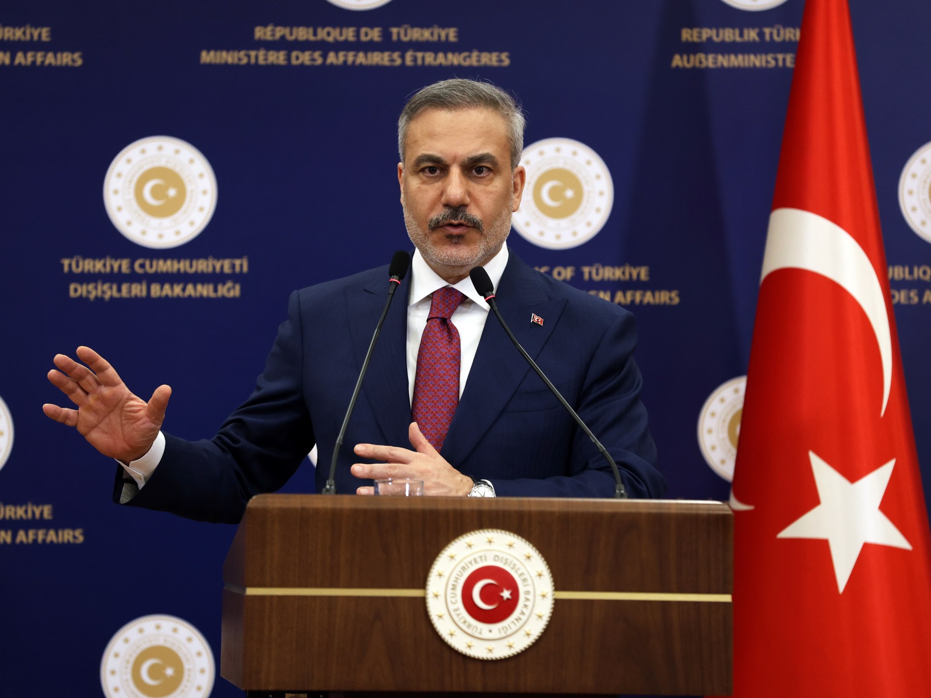 وزير خارجية تركيا يزور بريطانيا للتباحث بشأن إيران وأوكرانيا