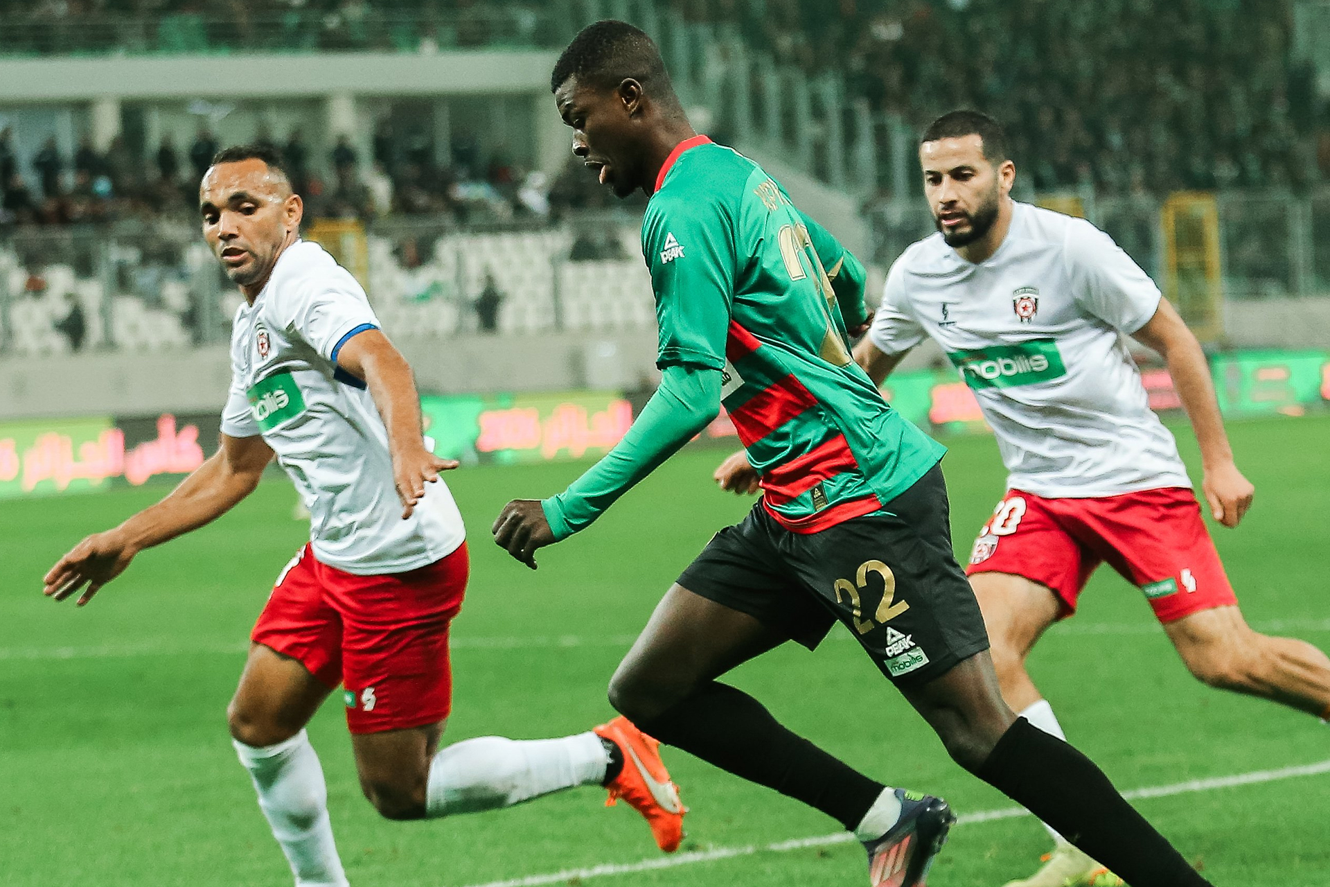 المباريات المؤجلة تربك حسابات الدوري الجزائري