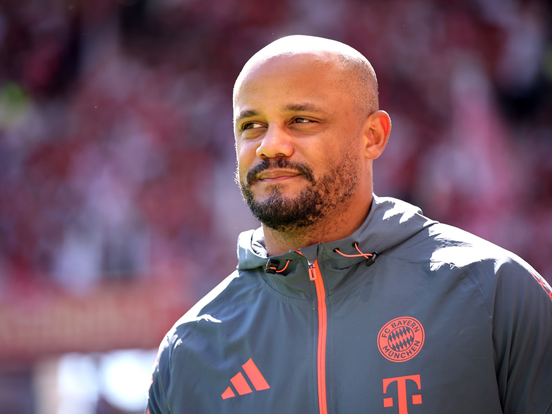 خلفا لكومباني الموقوف.. "مهندس الكرات الثابتة" يقود بايرن ضد سان جيرمان