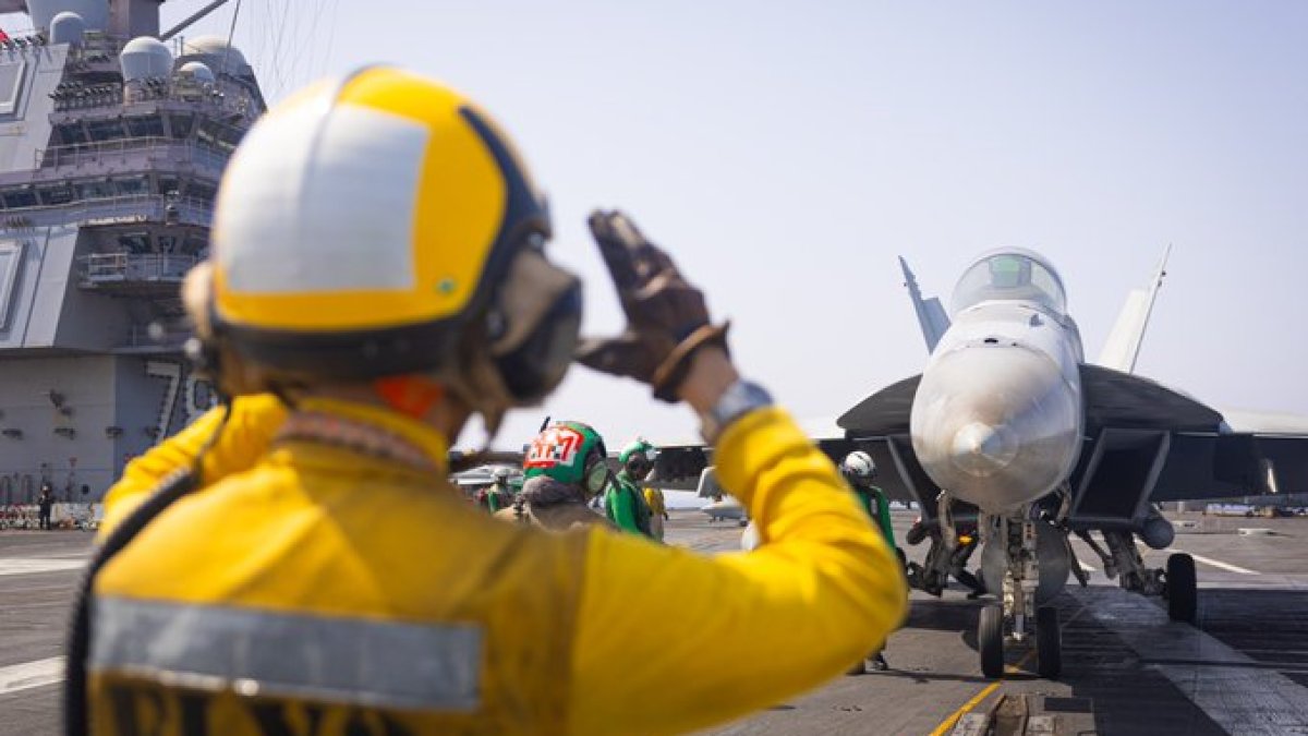 تصعيد بحري ورسائل تفاوض.. واشنطن تستعرض قوتها على "إكس"