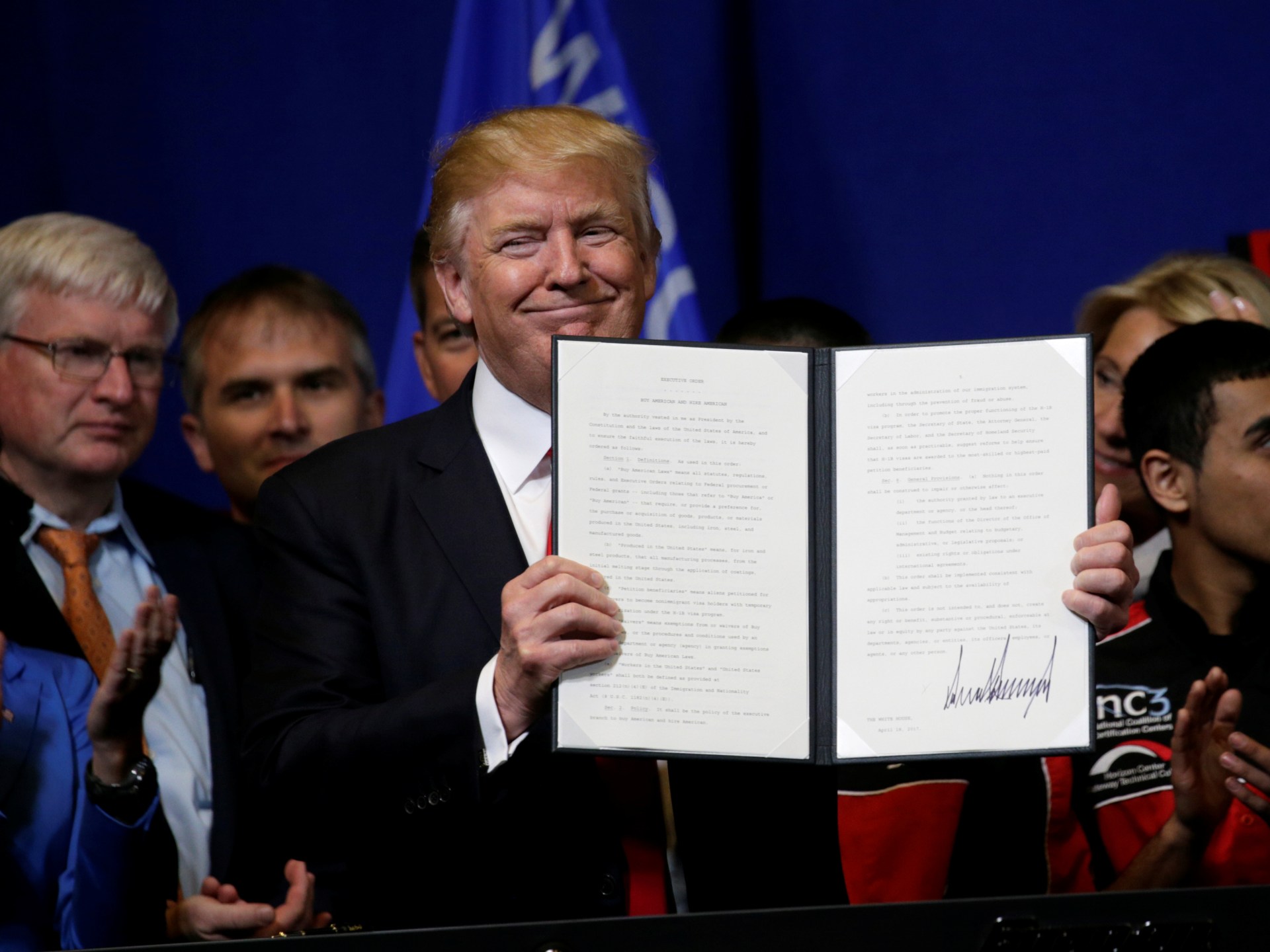 محامية أمريكية: ترامب يمثل نهاية تجربة استمرت 100 عام