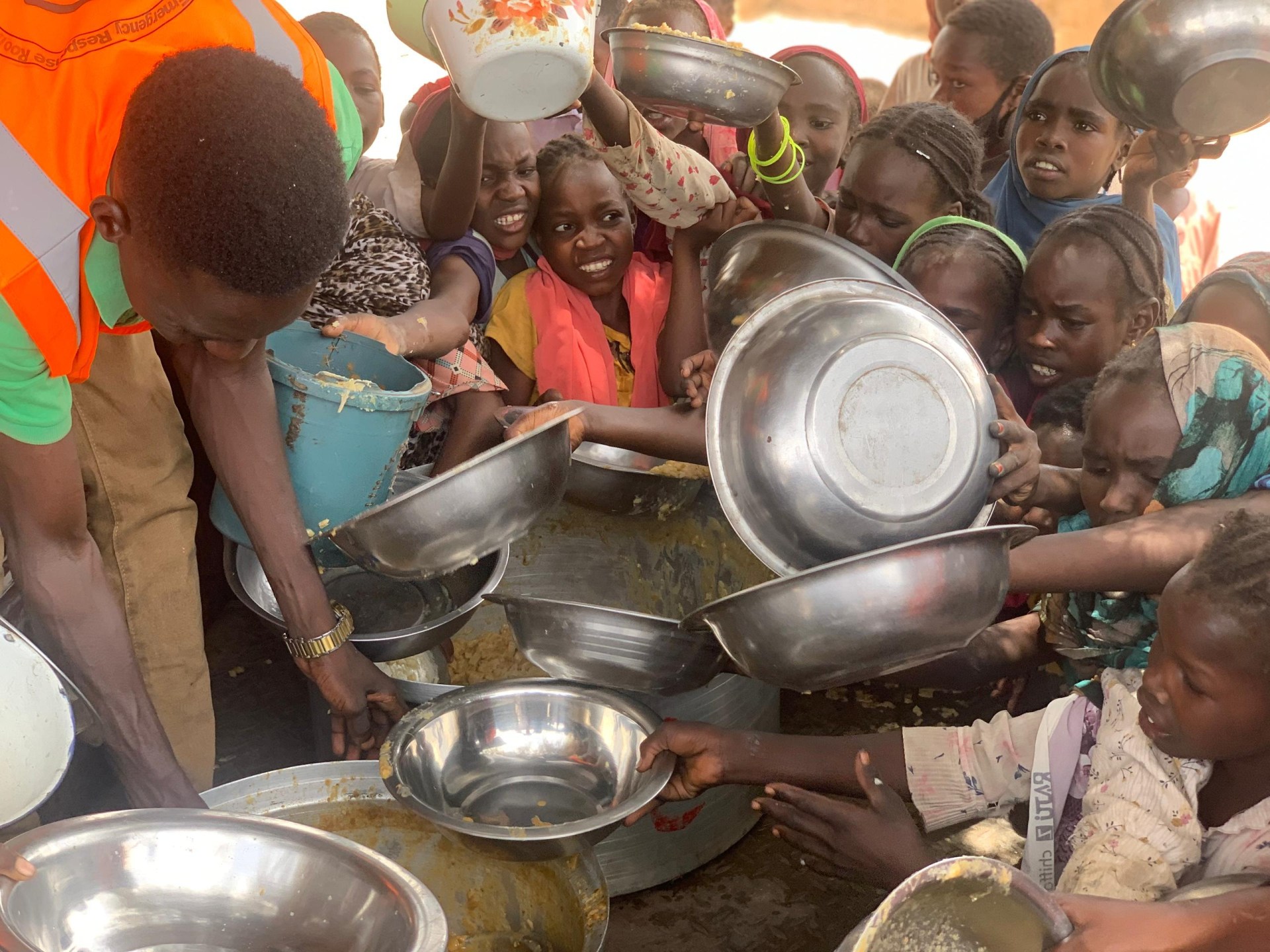 الجزيرة نت ترصد النقص الحاد في الغذاء بمخيم طويلة بشمال دارفور