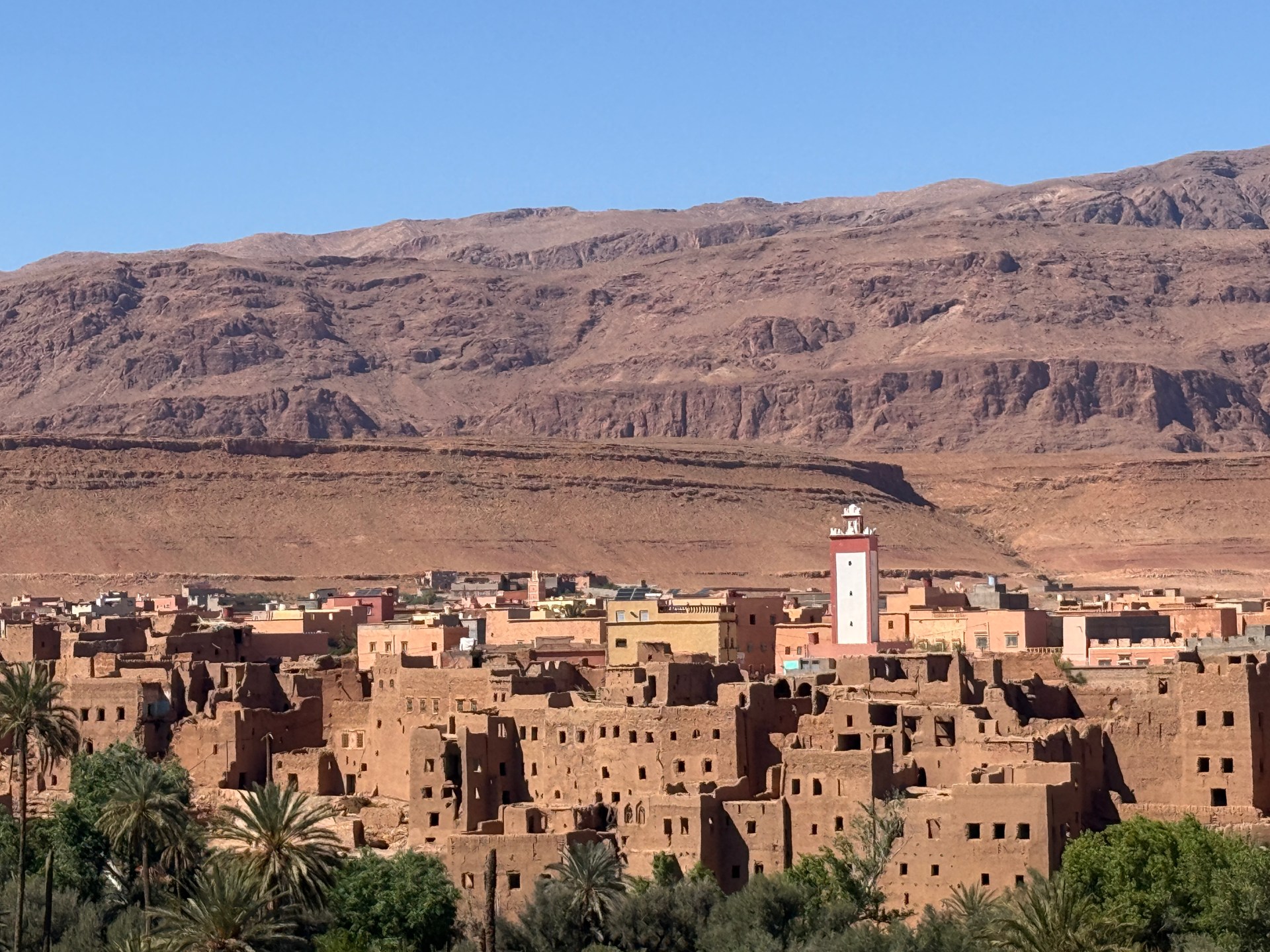 سافر إلى تنغير.. سيمفونية المضايق والواحات في عمق الجنوب الشرقي بالمغرب