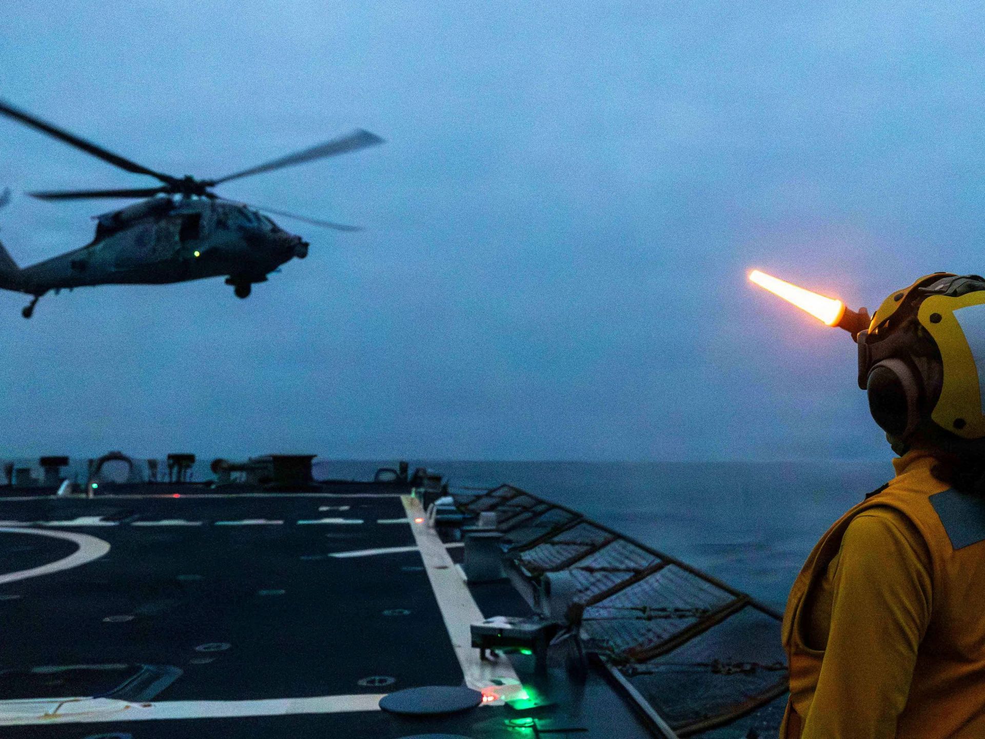 مسؤول سابق بالبنتاغون: لا خيار أمام ترمب سوى مواصلة الحرب