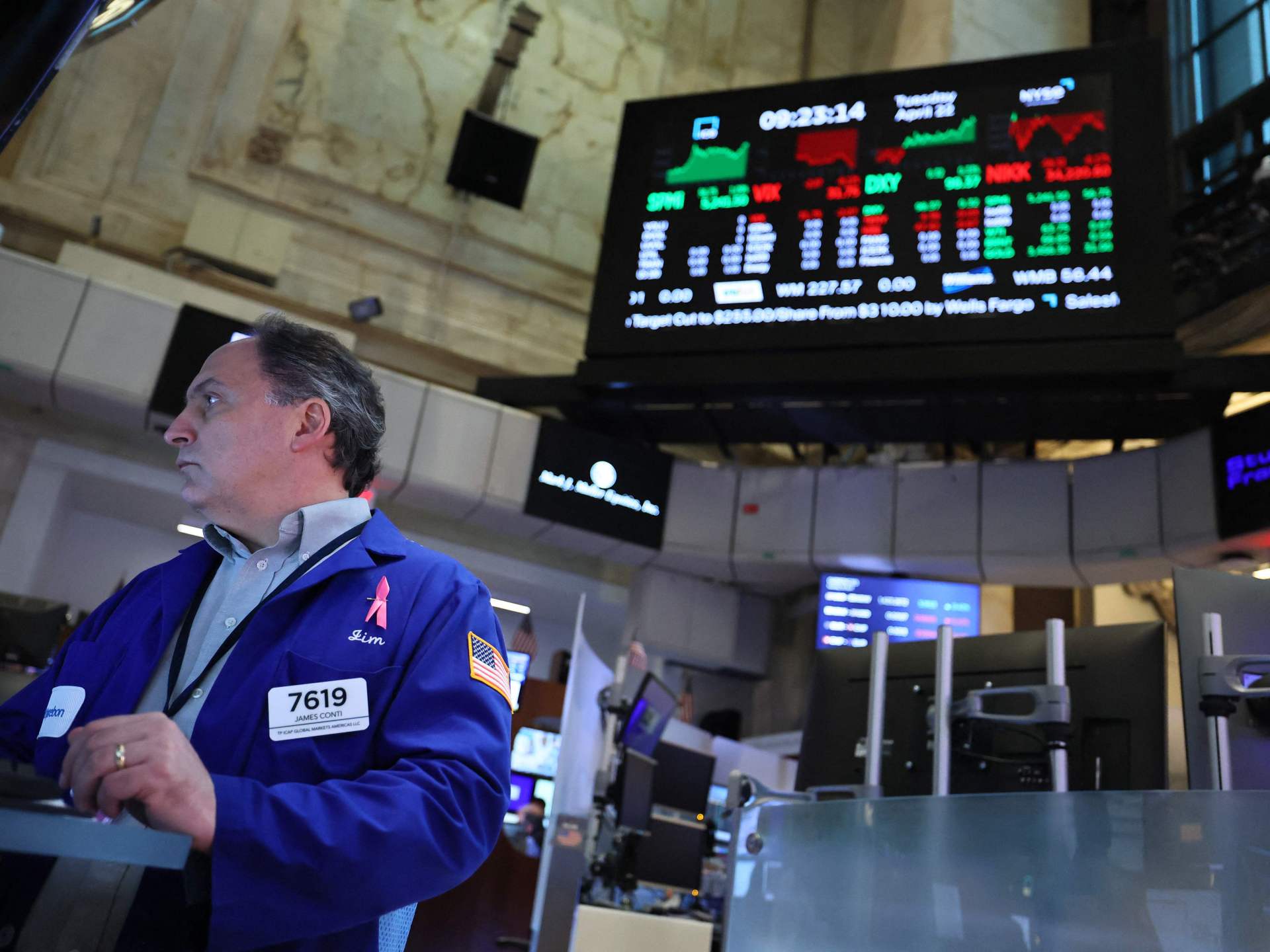 إغلاق متباين لوول ستريت بعد تثبيت سعر الفائدة