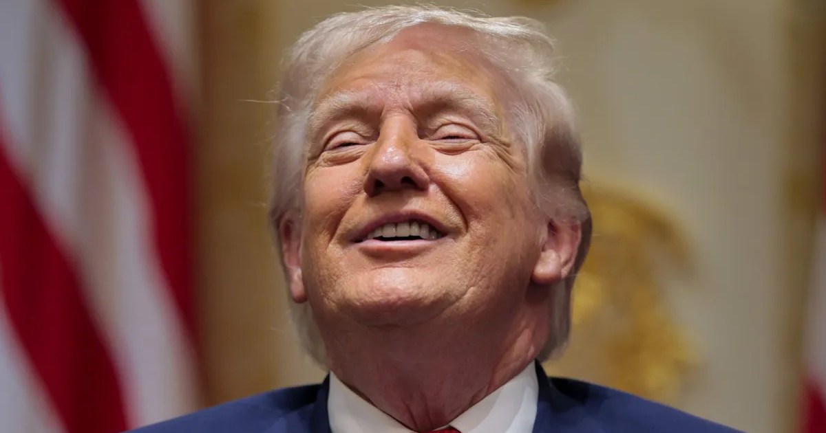 كاتب بريطاني: مفاوضو ترامب الهواة سيواجهون صعوبة في إنقاذه من الإذلال