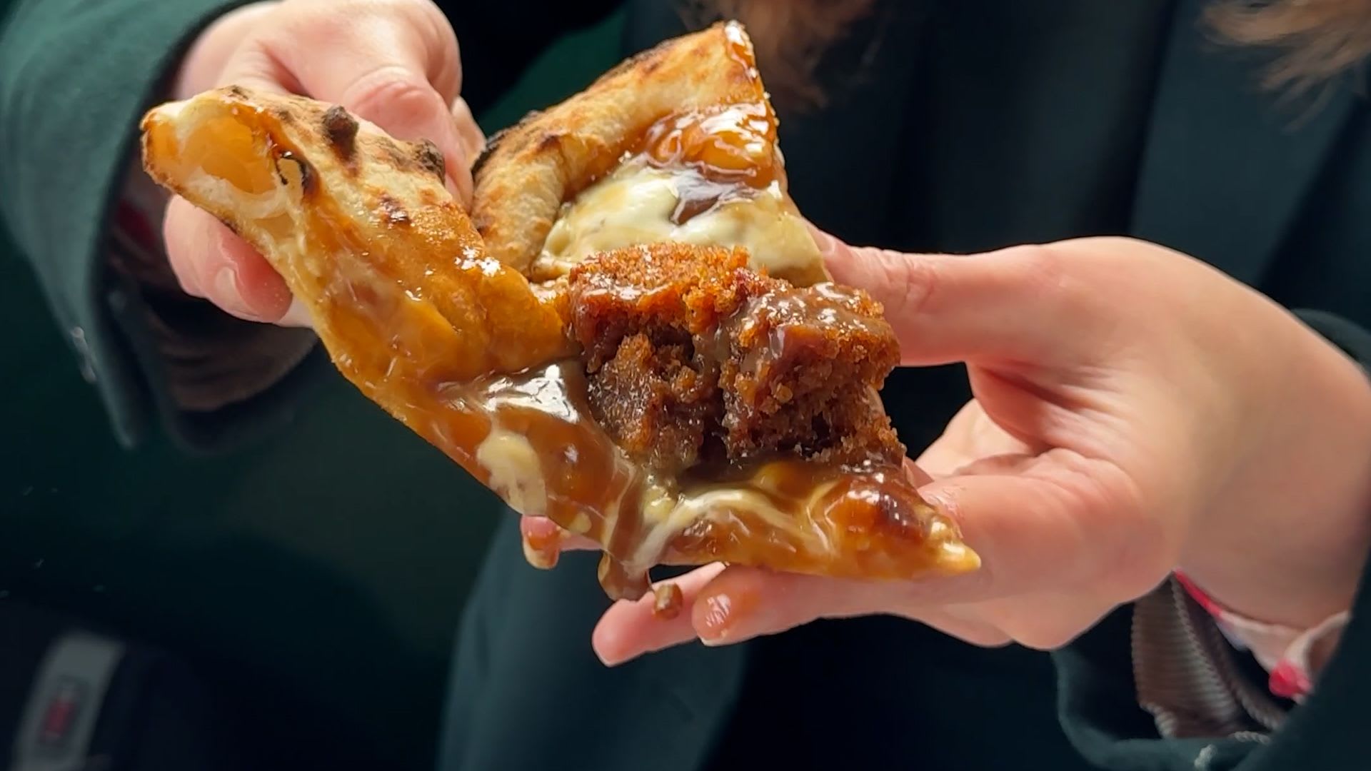 هل تجرّب حلوى التوفي اللزجة على البيتزا في لندن؟